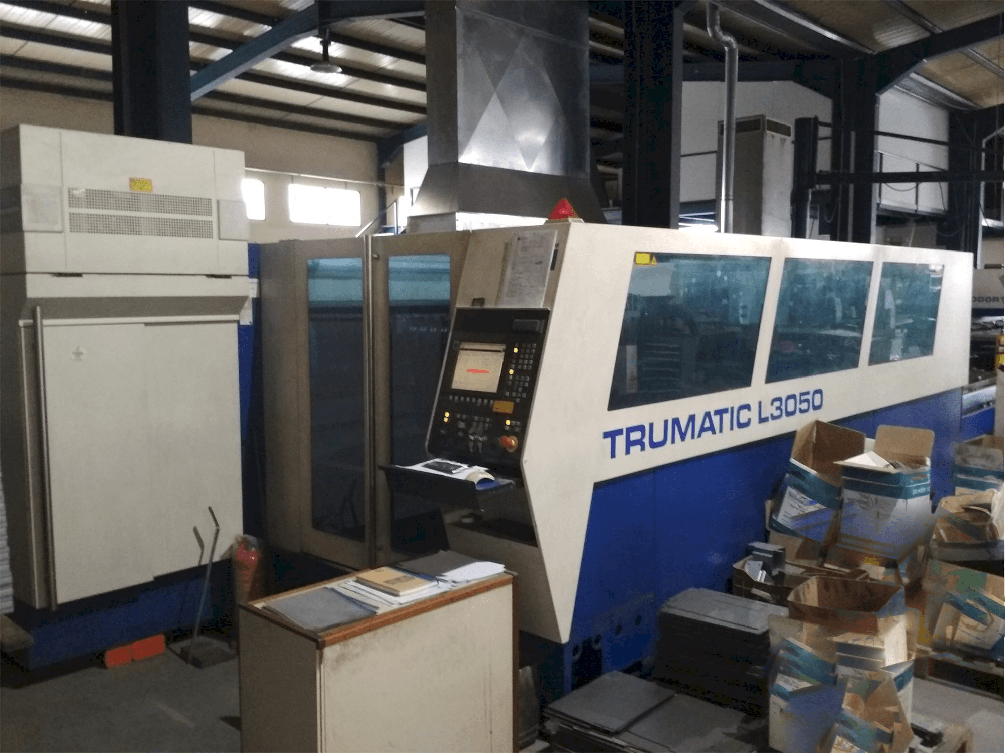 Čelní pohled na Trumpf Trumatic L3050 5kw stroj