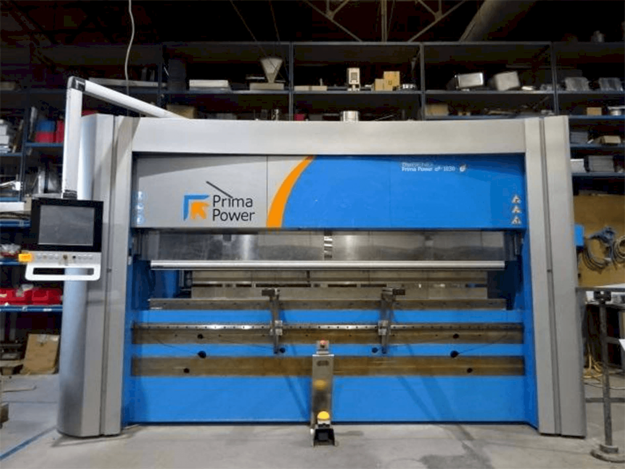 Čelní pohled na Prima Power EP-Brake EP1030 stroj