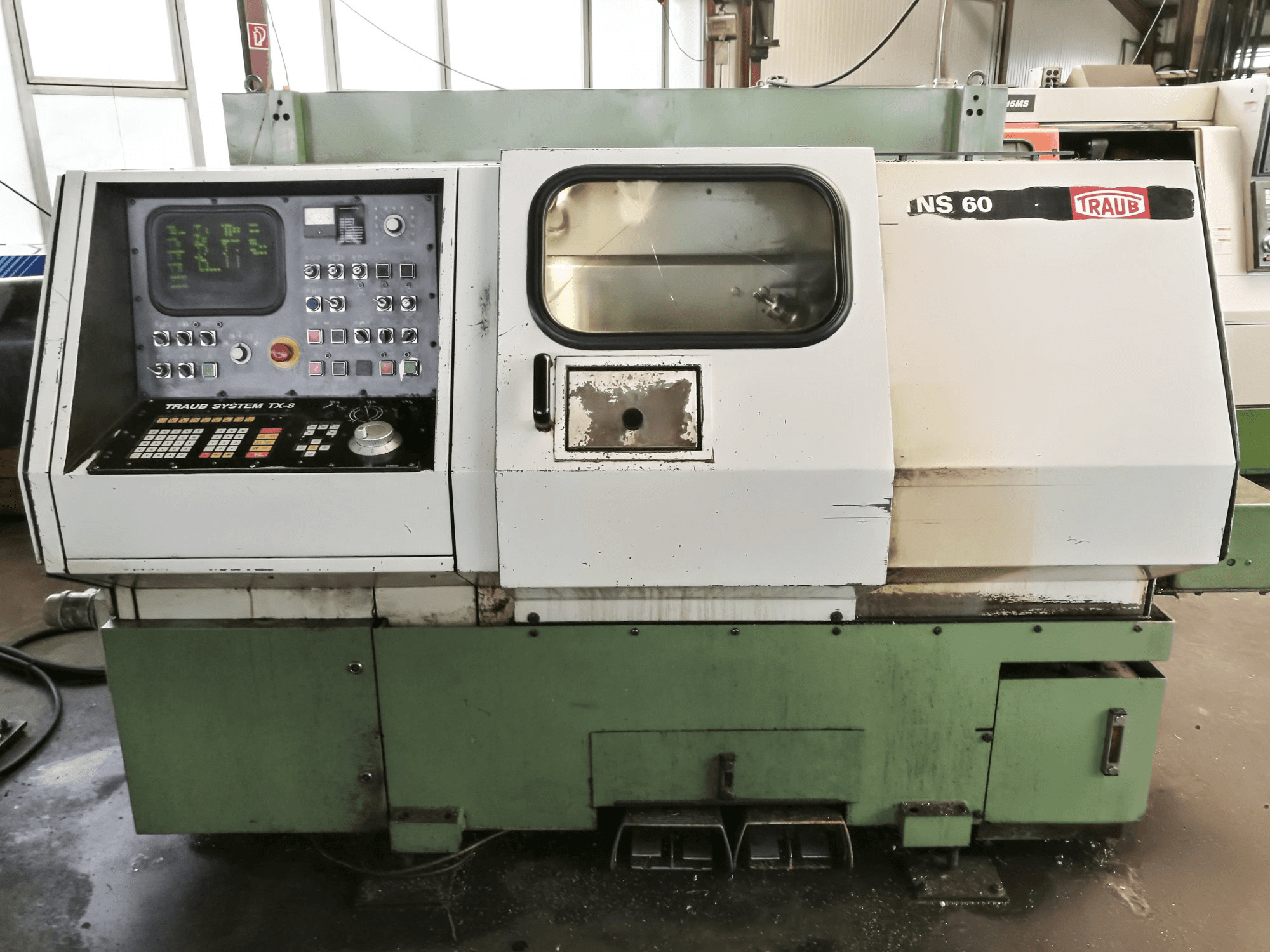 Čelní pohled na TRAUB TNS 60 stroj