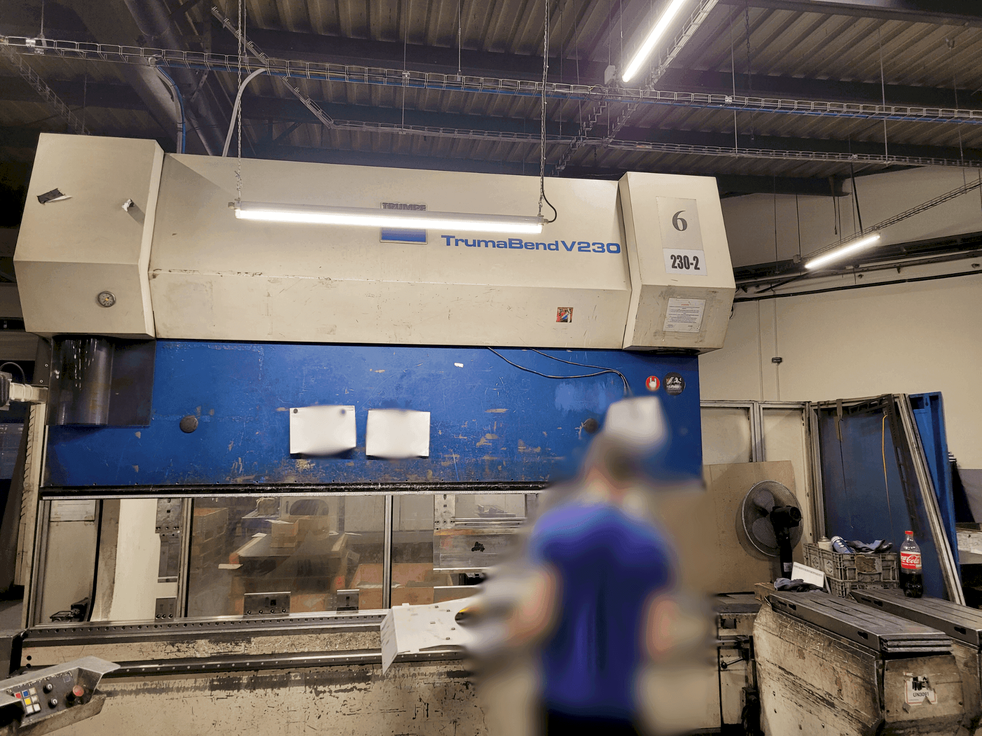 Čelní pohled na TRUMPF Trumabend V230 stroj