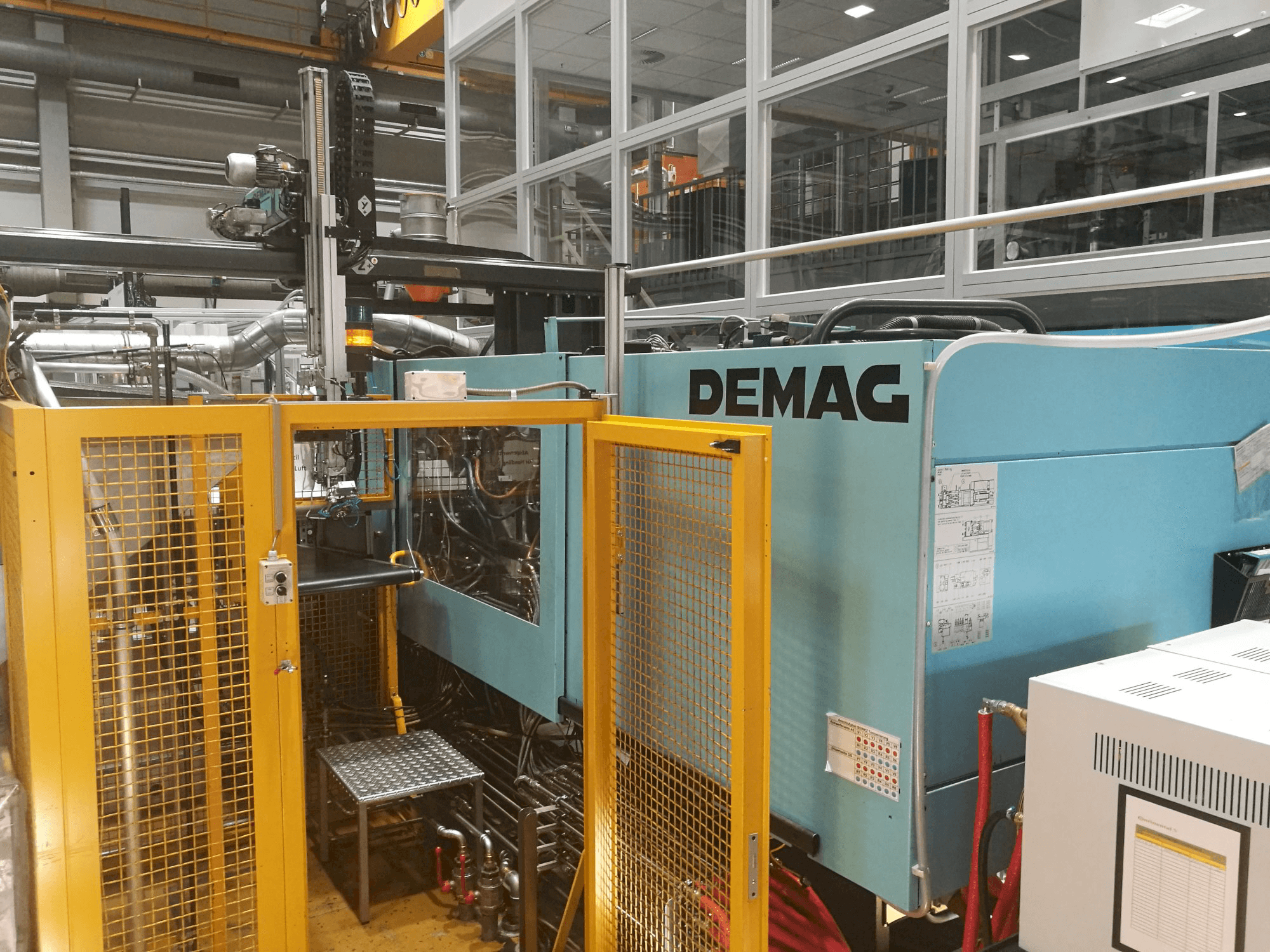 Detail na DEMAG Ergotech 330-2300 stroje
