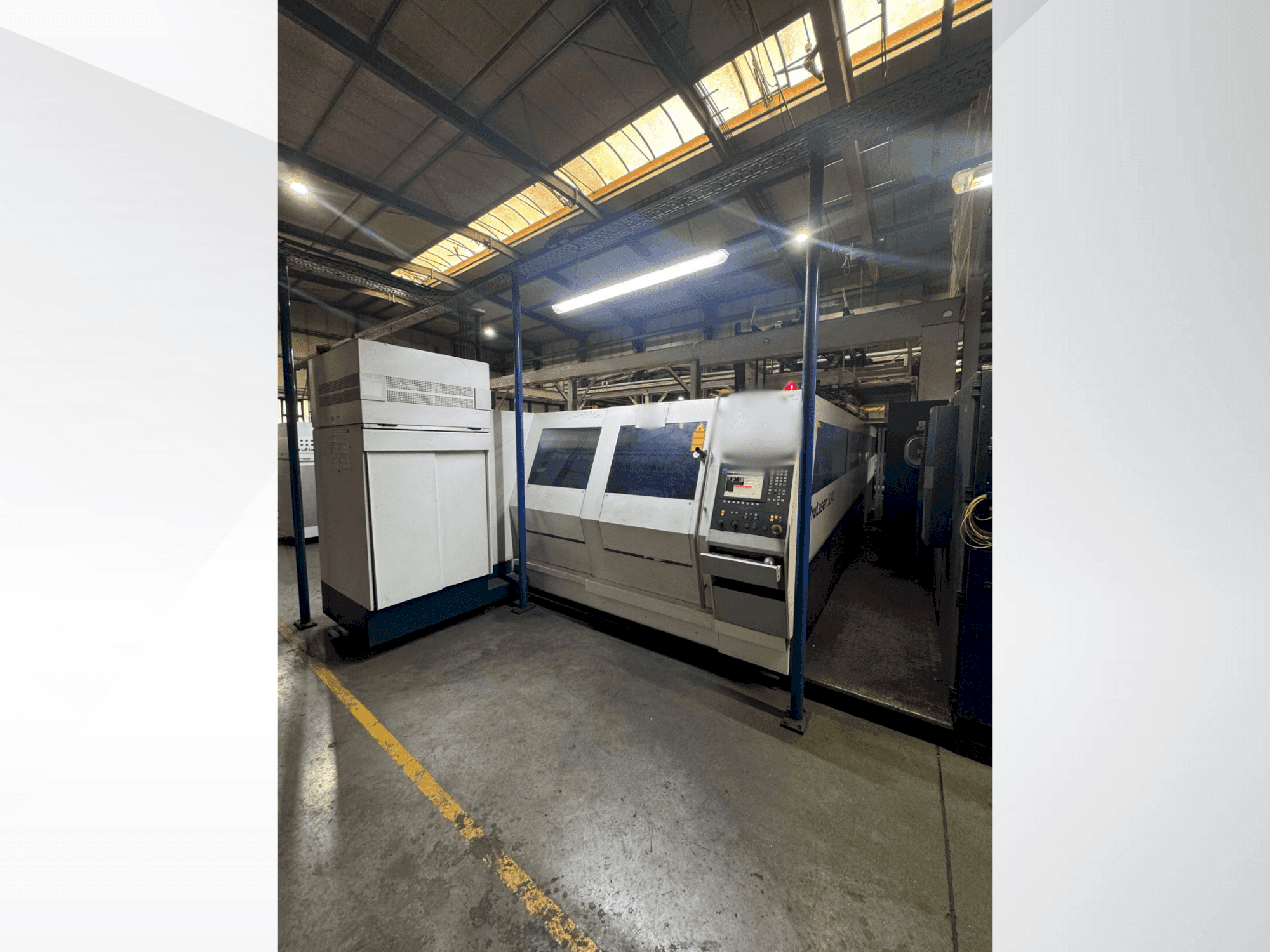 Čelní pohled na TRUMPF TruLaser 3040 stroj