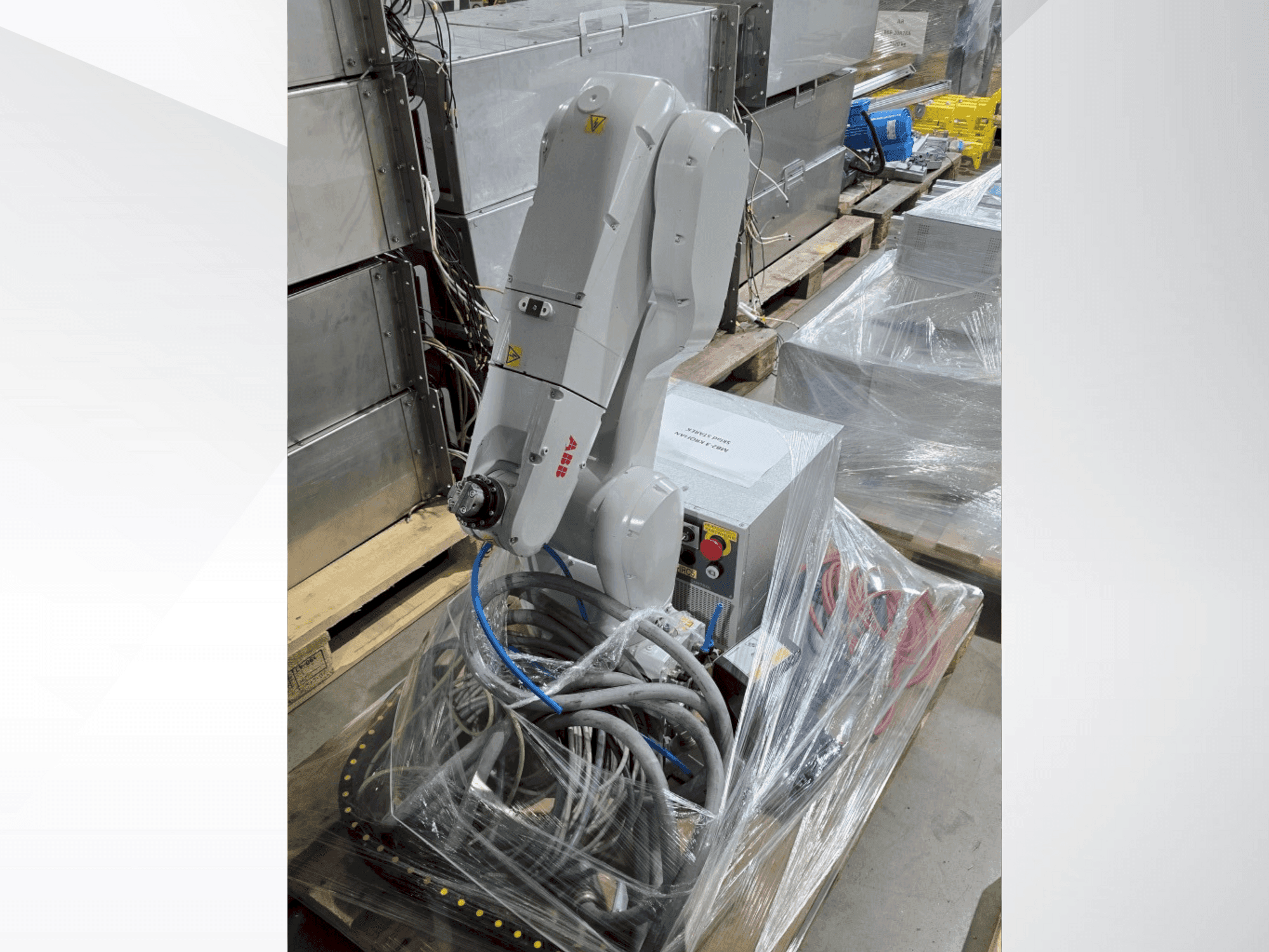 Čelní pohled na ABB IRB 1200-5/0.9 (2023) stroj