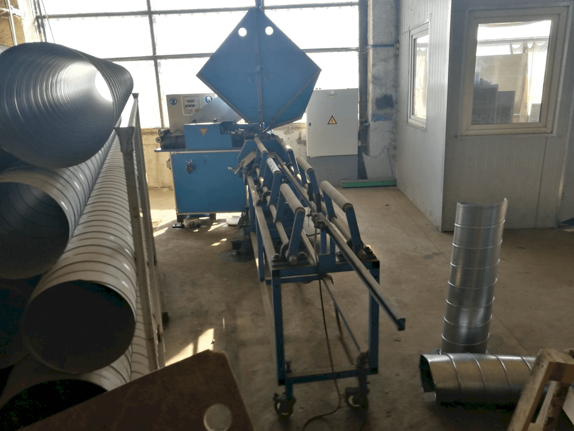 Čelní pohled na SPIRO ALPHA 6 stroj