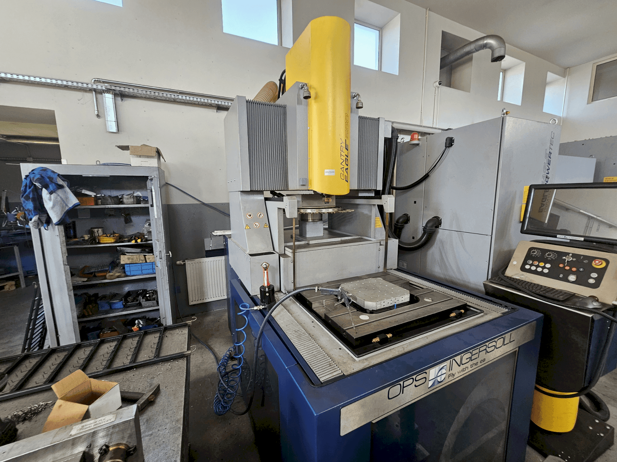 Čelní pohled na OPS INGERSOLL Gantry Eagle 500 stroj