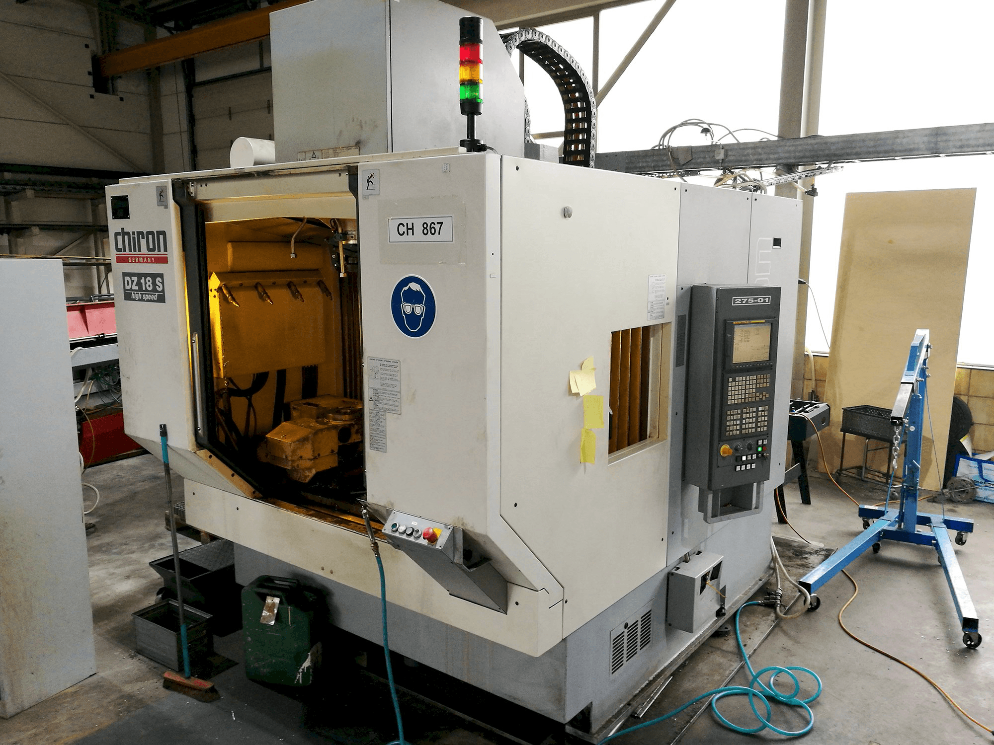 Levý pohled na Chiron DZ 18 S stroj