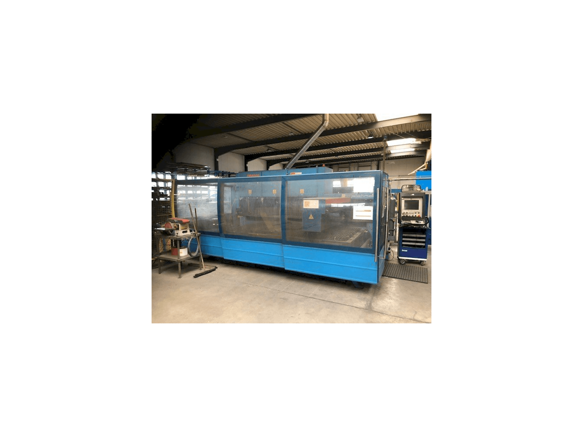 Čelní pohled na Prima Industrie Platino 1530 stroj