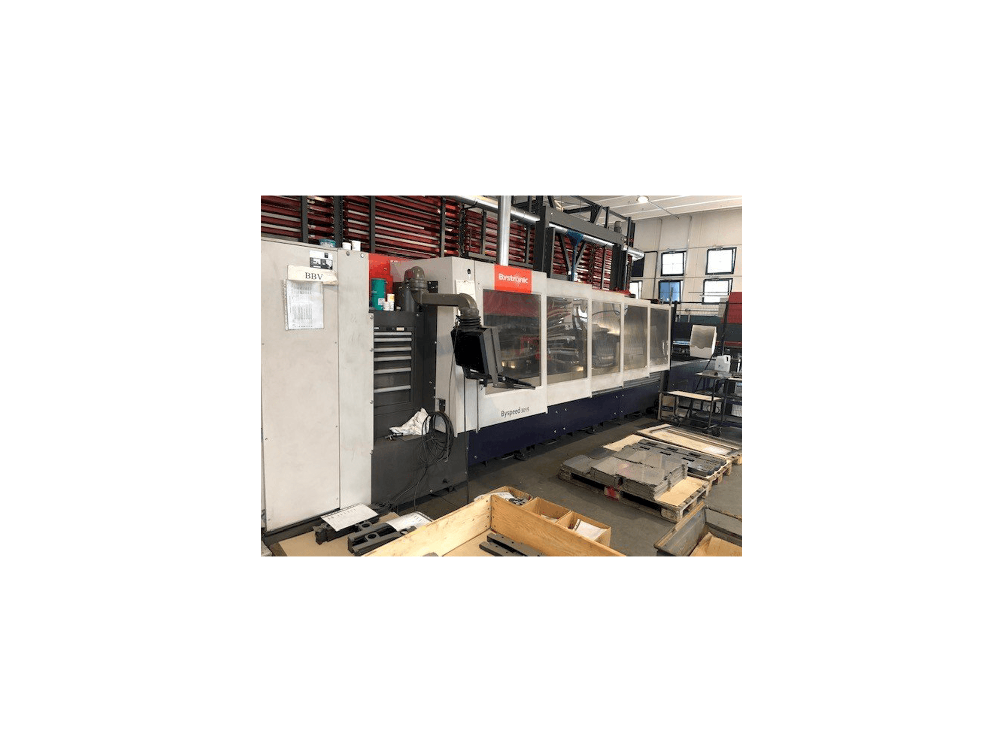 Levý boční pohled na Bystronic Byspeed 3015 stroj