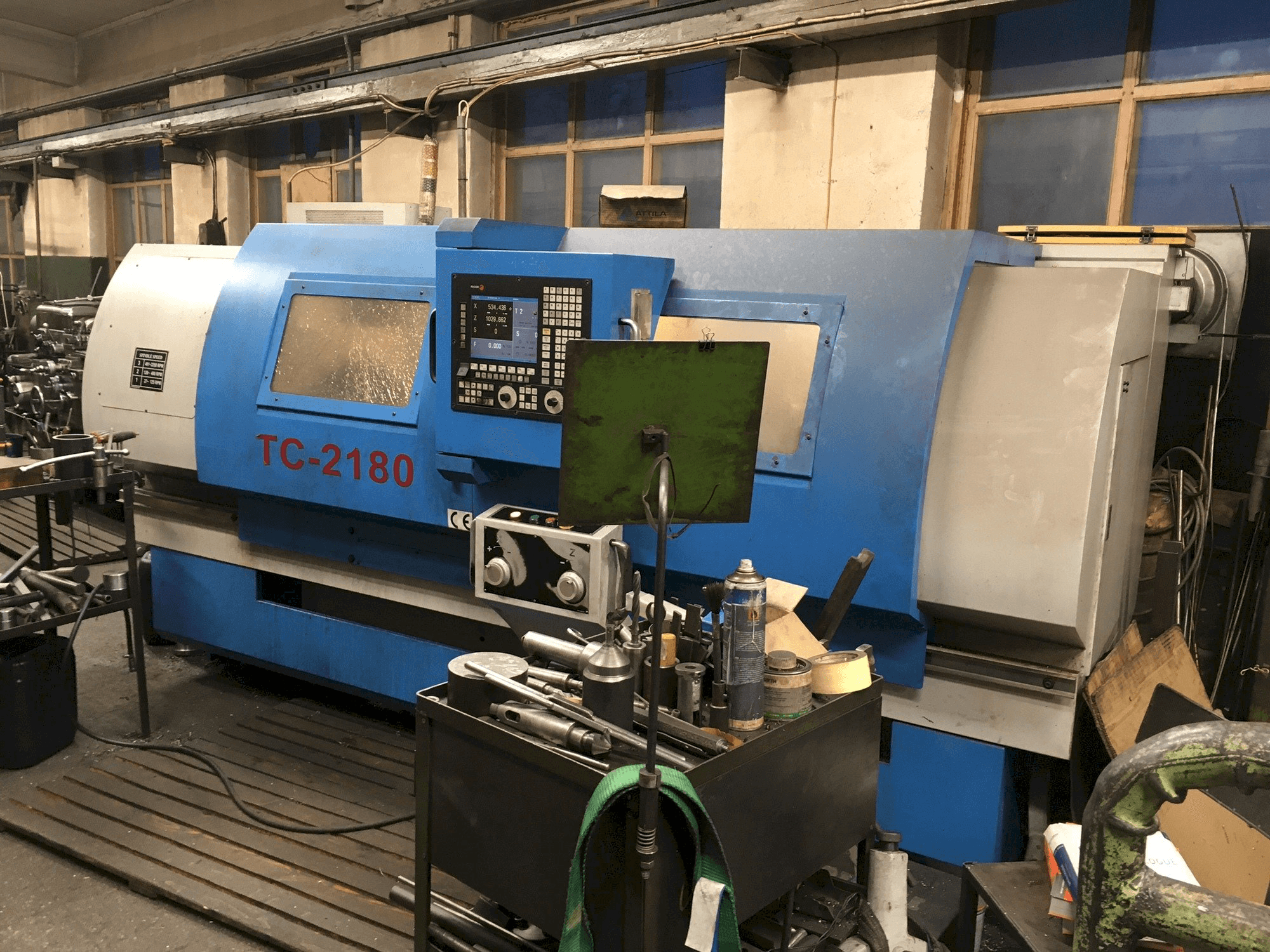 Čelní pohled na KNUTH RIC-TC2180 stroj