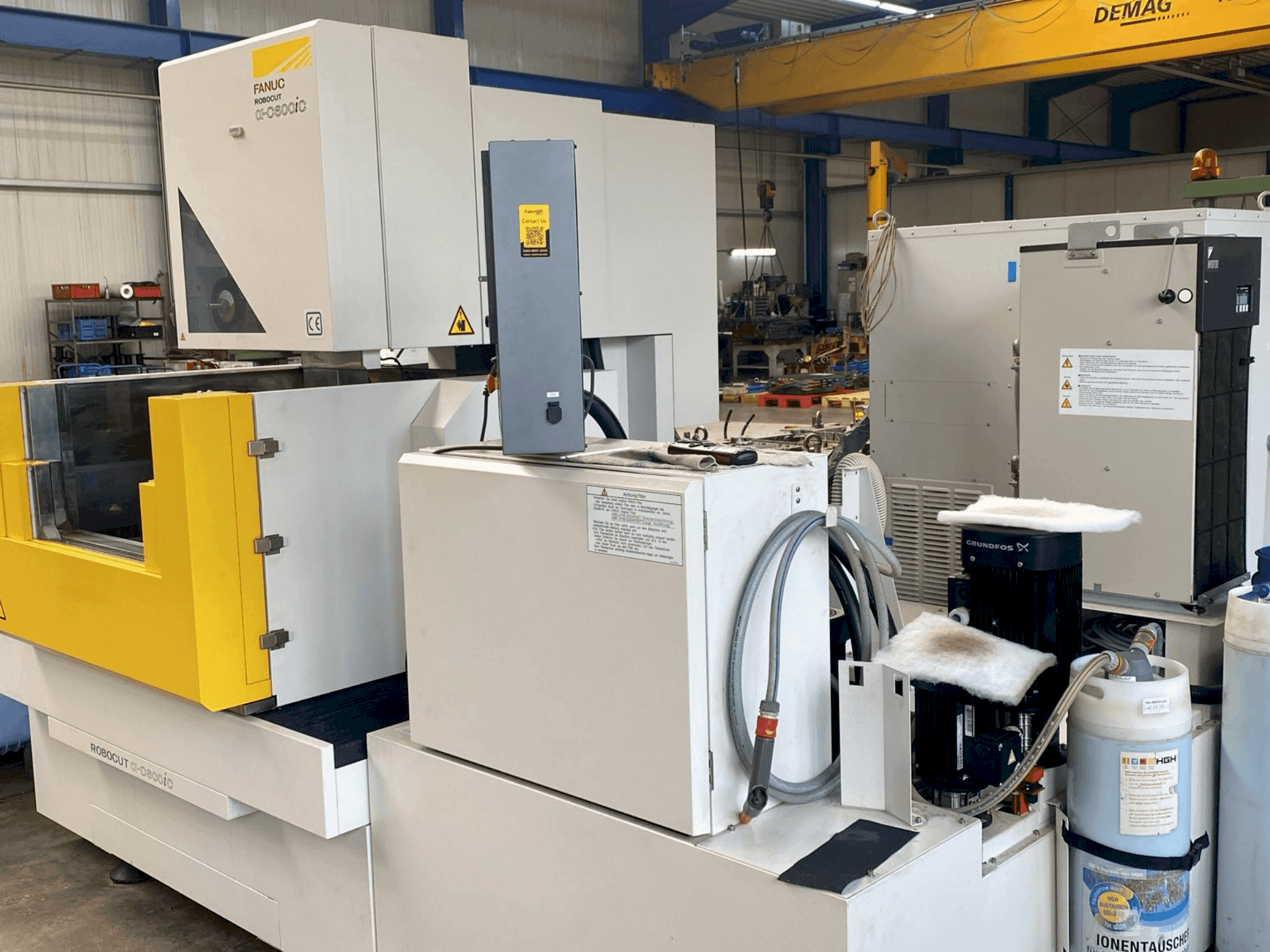 Čelní pohled na FANUC Robocut a-C600iC - Z400 stroj