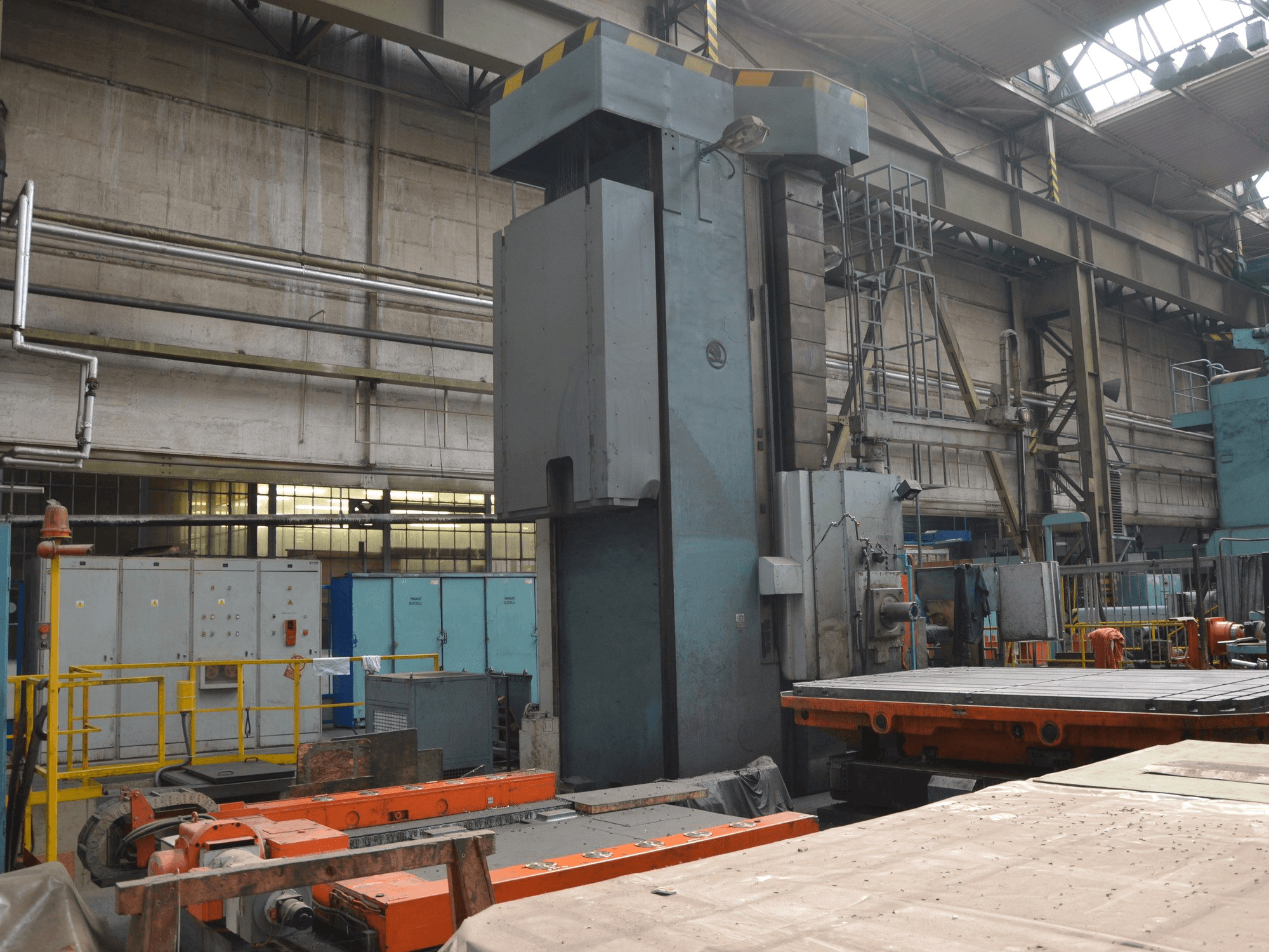 Levý boční pohled na SKODA W 180NC stroj