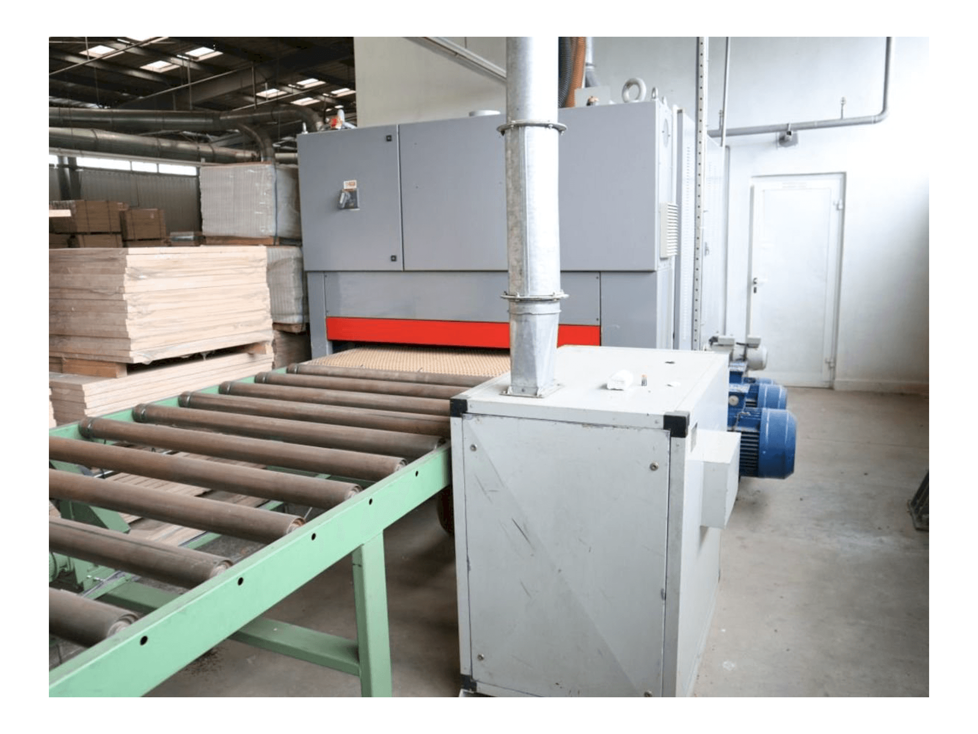 Čelní pohled na ESTERER A.G. HDN 600 stroj