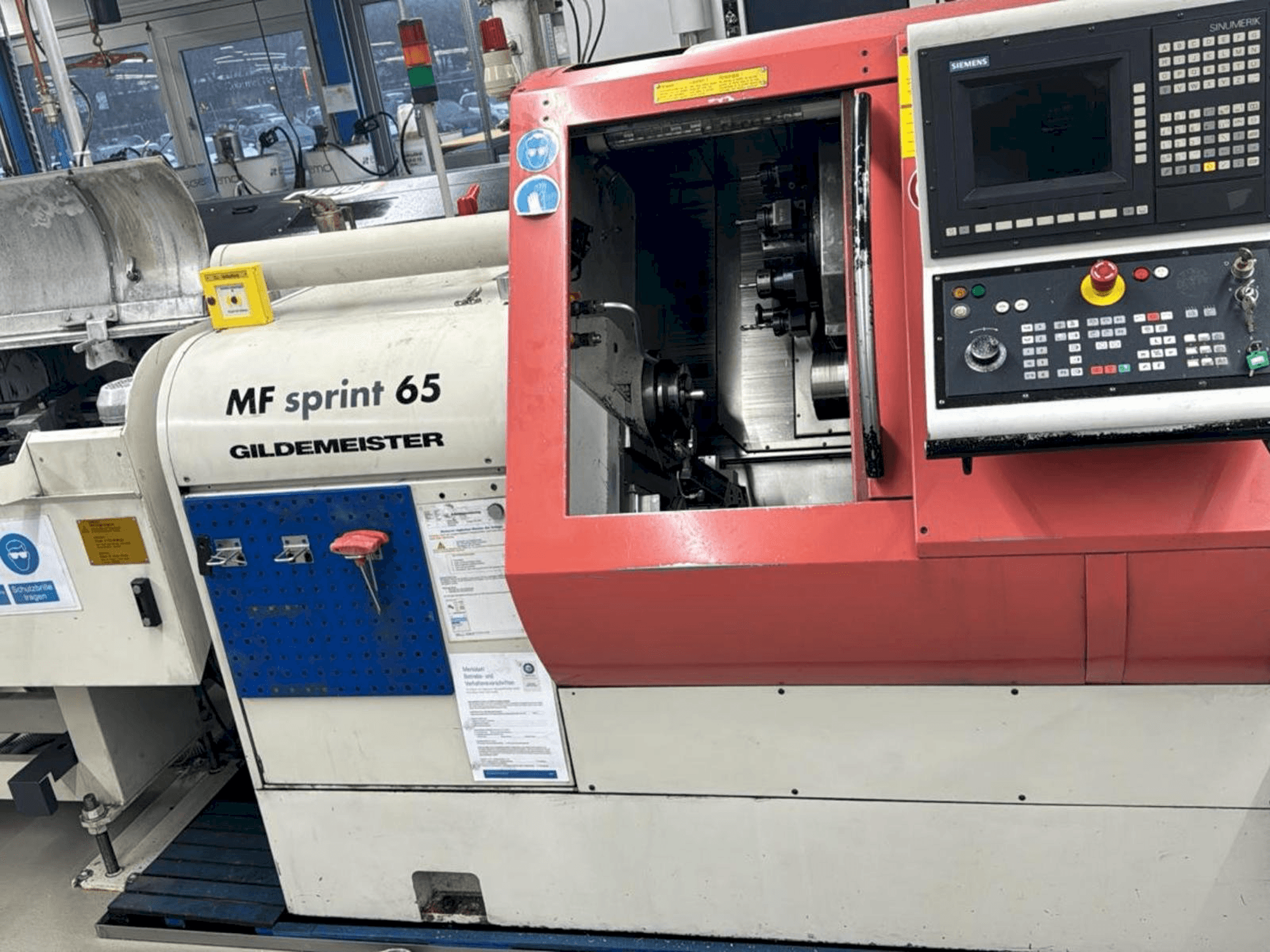 Čelní pohled na Gildemeister MF SPRINT 65 stroj
