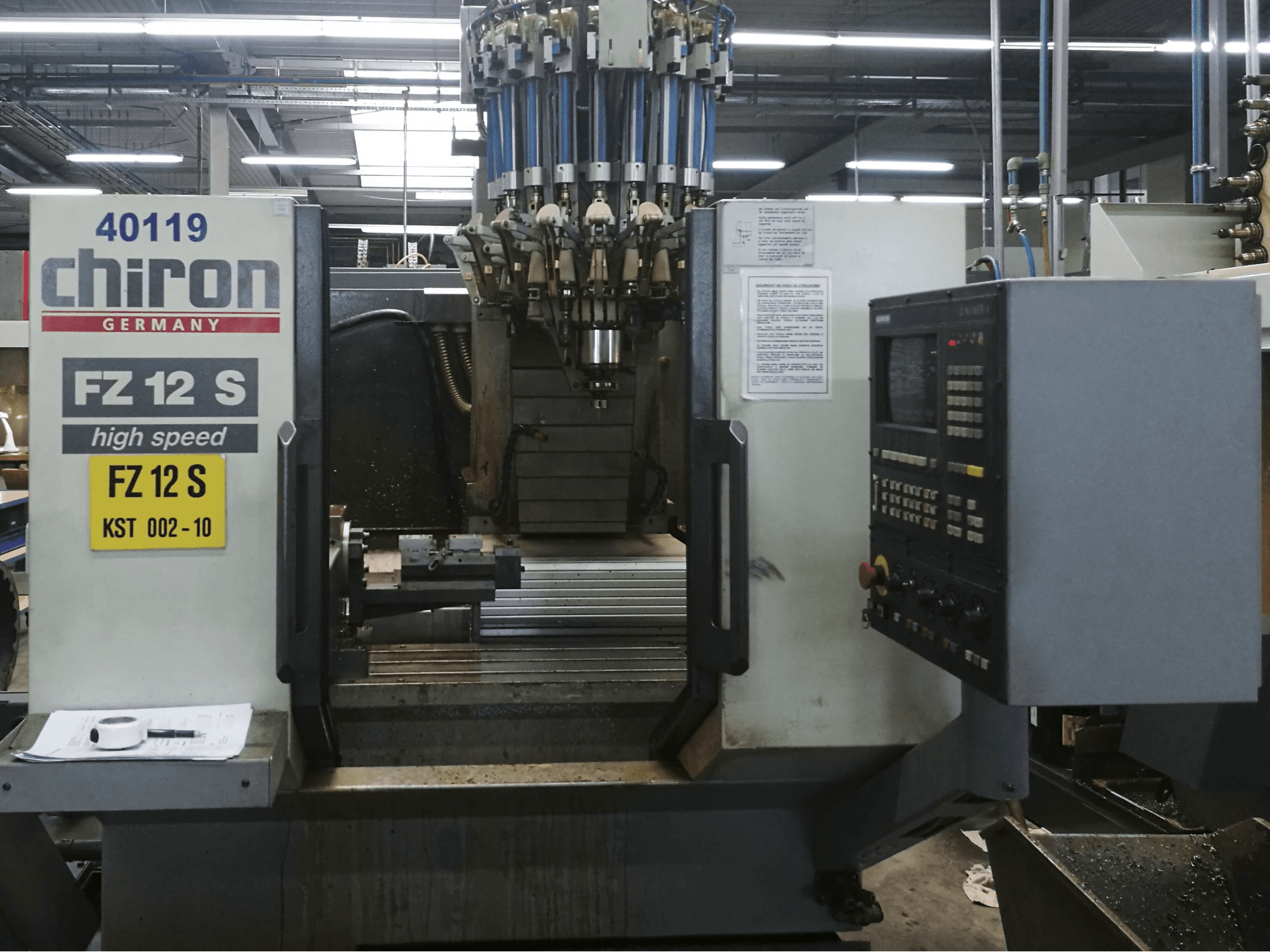 Čelní pohled na Chiron FZ 12 S stroj