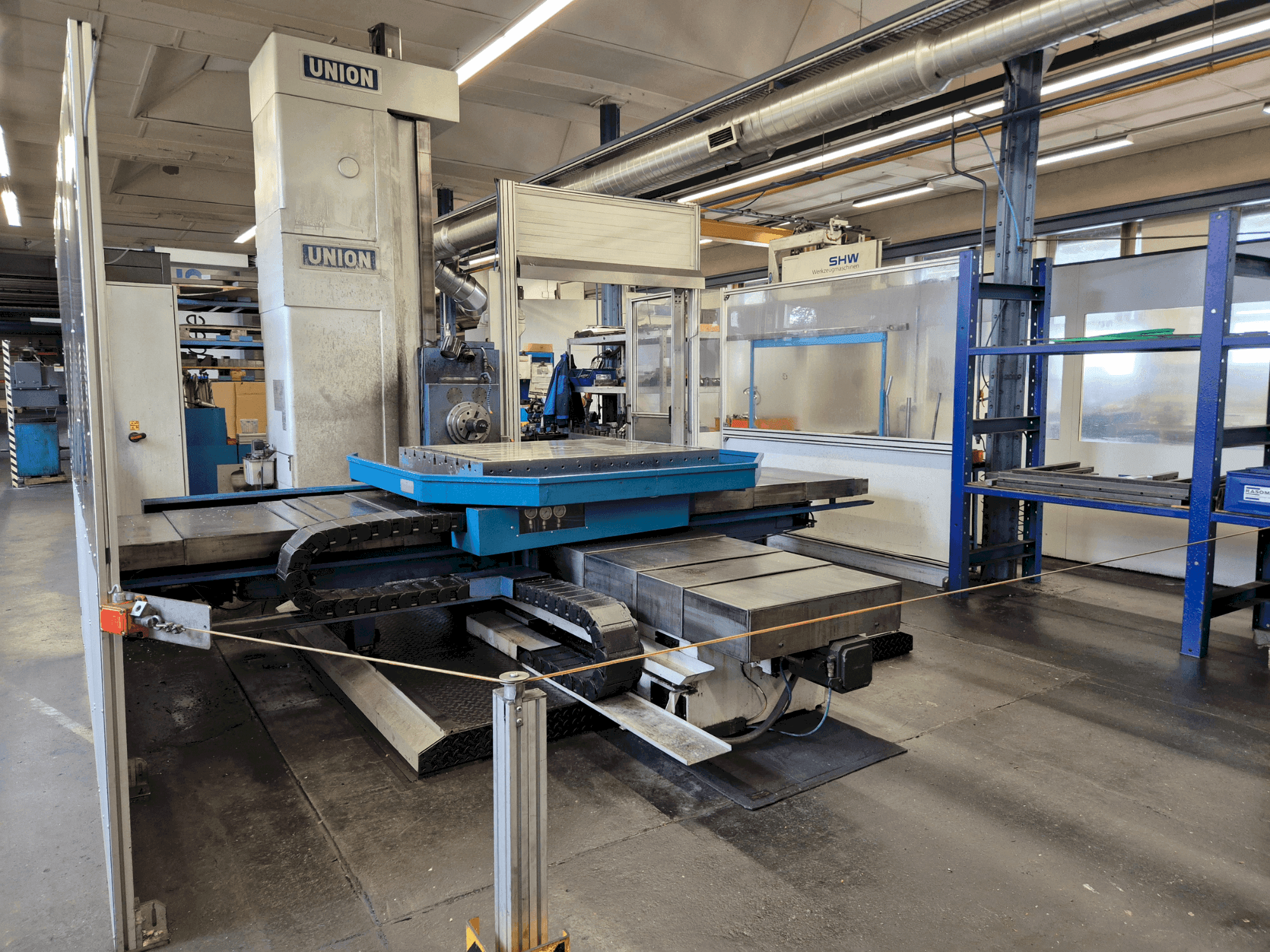 Čelní pohled na UNION T105 stroj