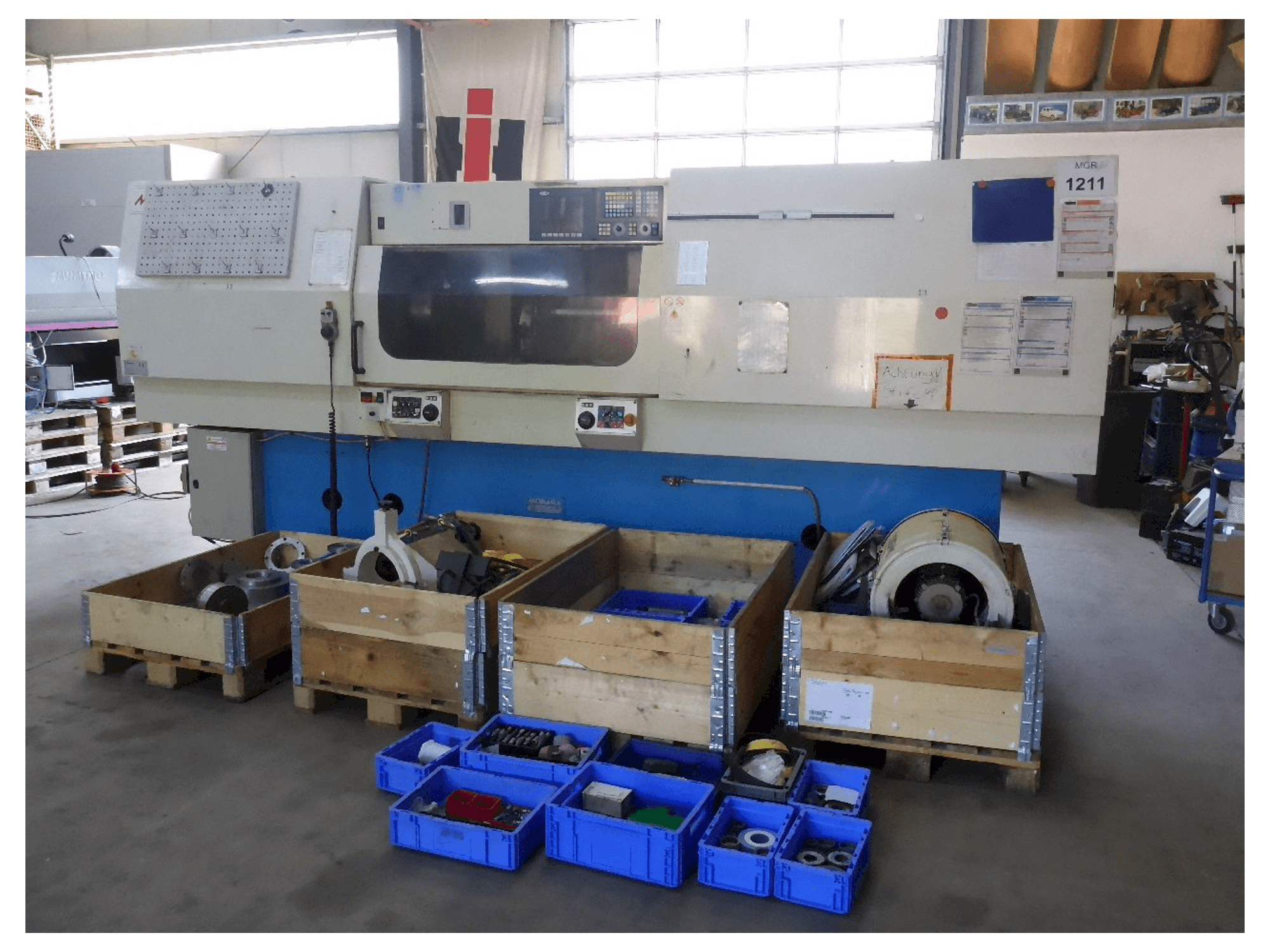 Čelní pohled na MORARA Heavy Quick I/E 1000 CNC stroj