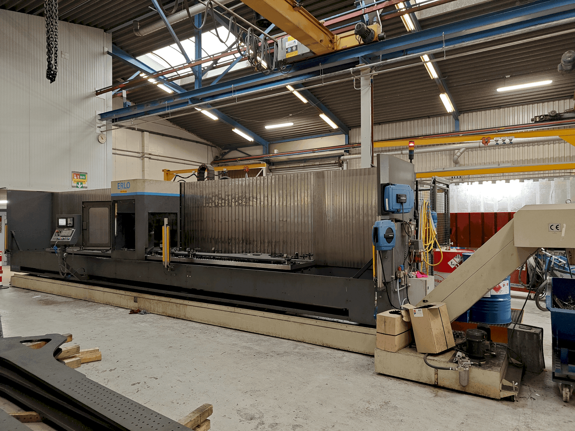 Čelní pohled na Erlo TH-40 stroj