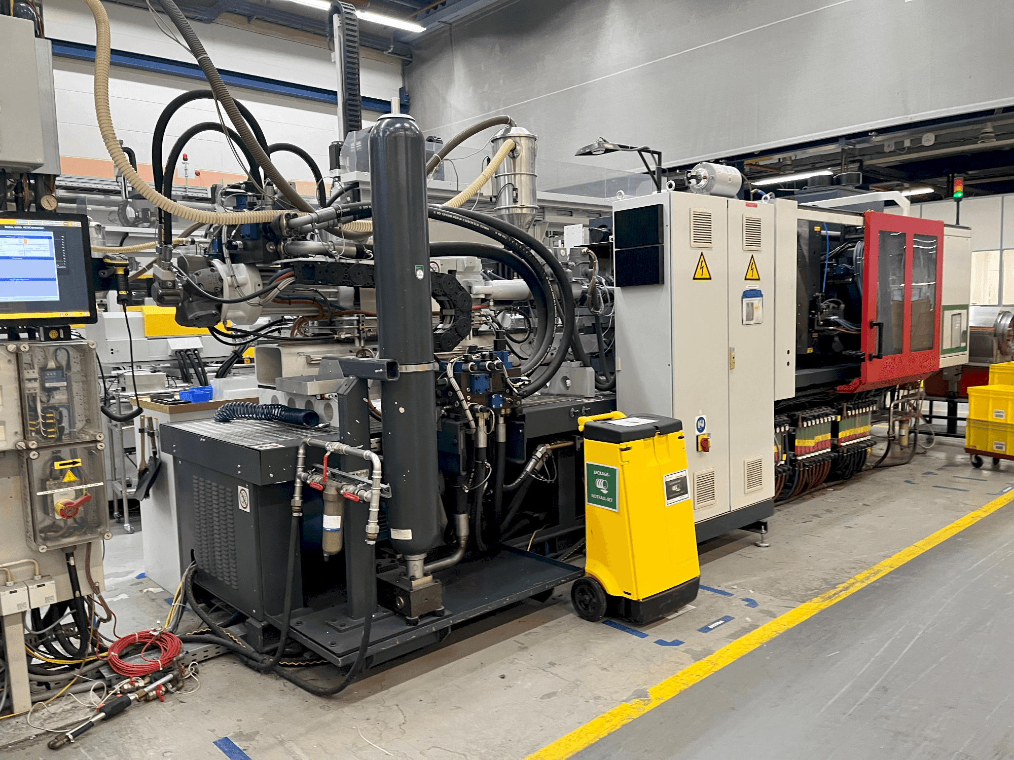 Čelní pohled na FERROMATIK K-TEC 200 S stroj