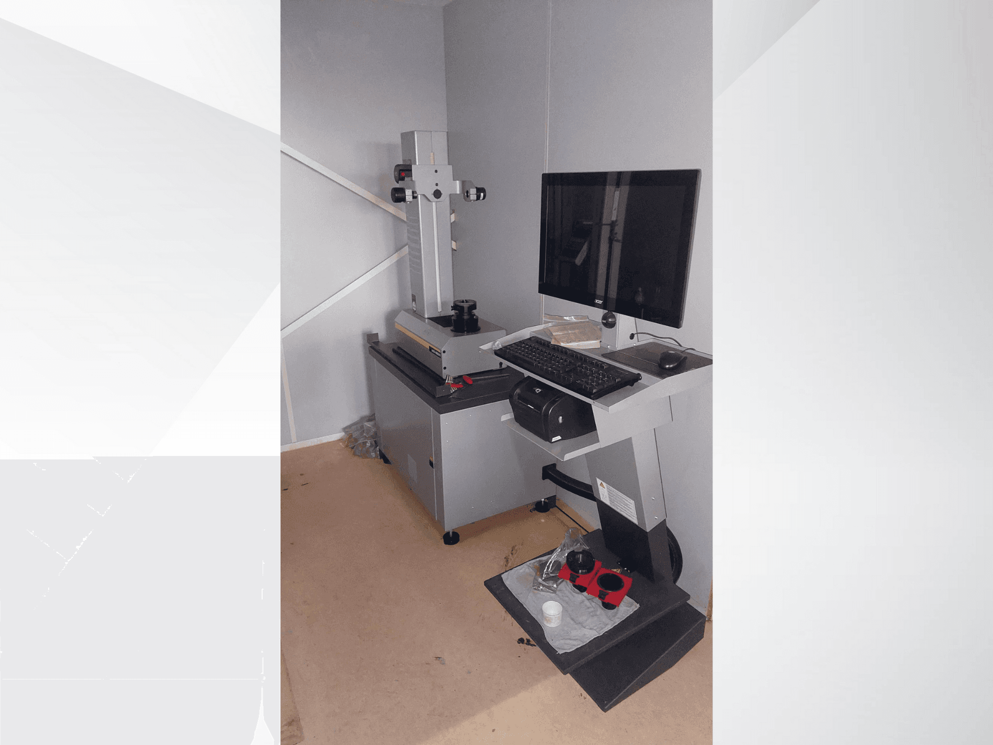 Čelní pohled na Zoller Smile 600/4 stroj