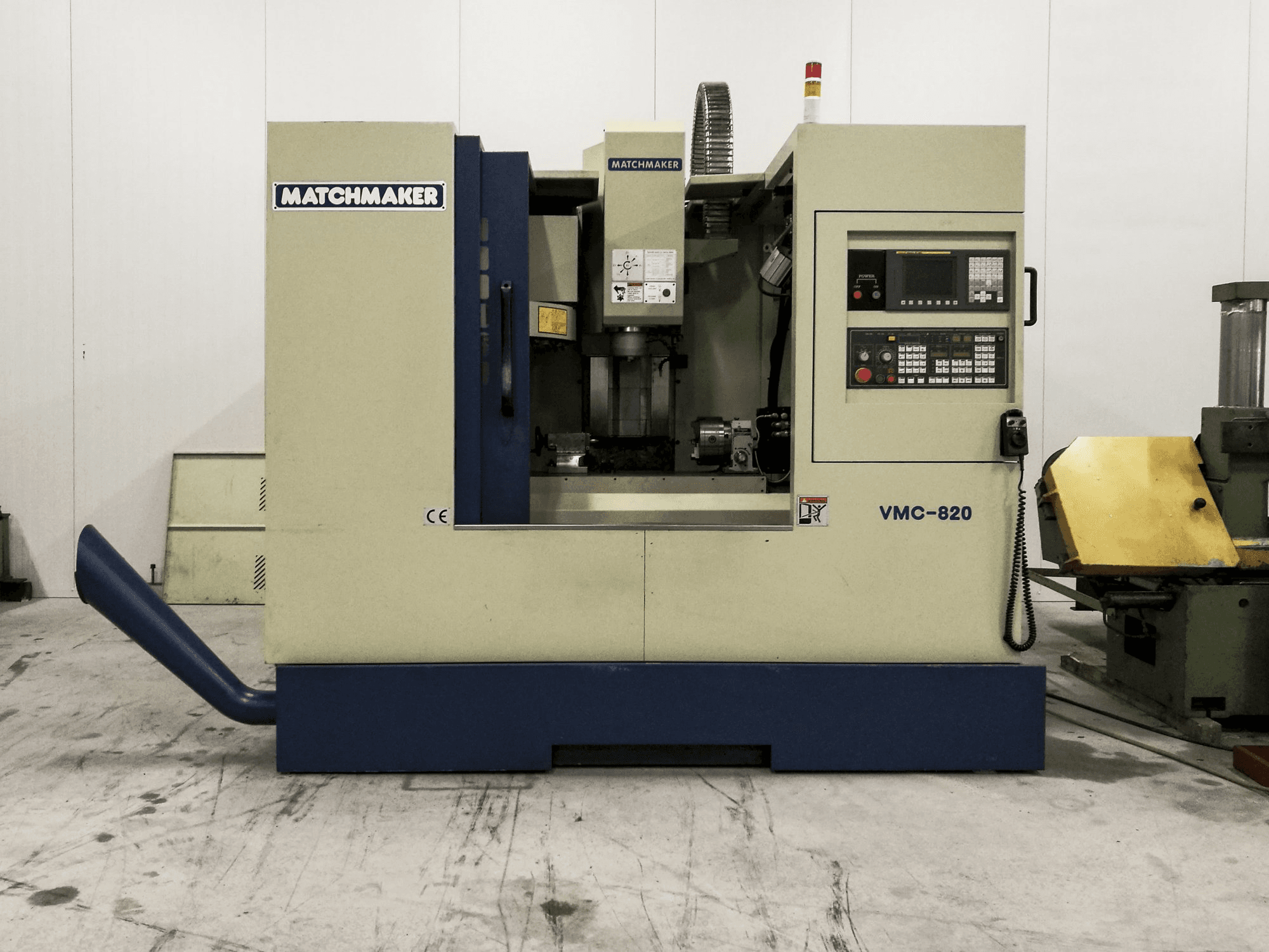 Čelní pohled na Matchmaker VMC-820 stroj