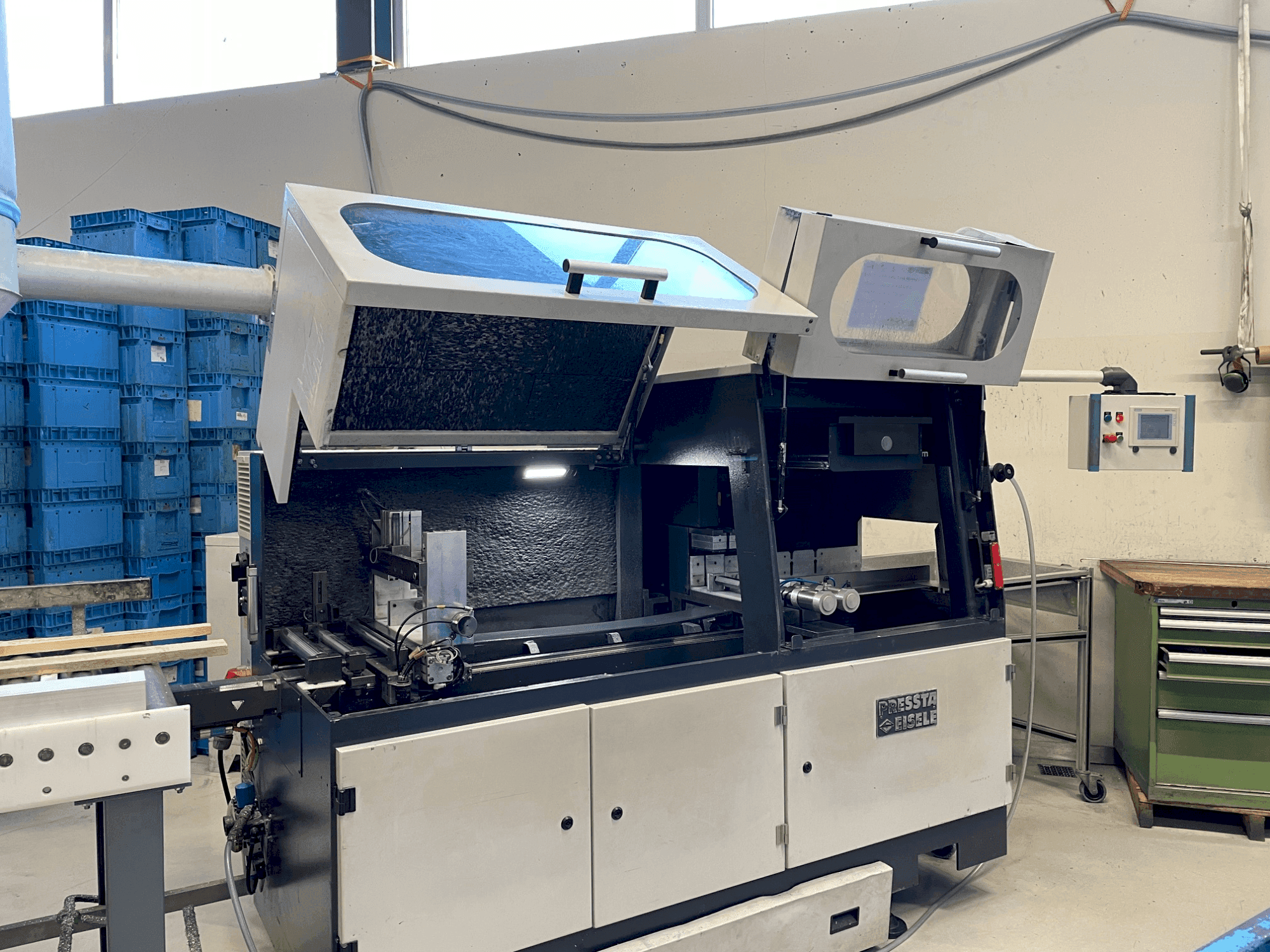 Čelní pohled na Other 600 R stroj