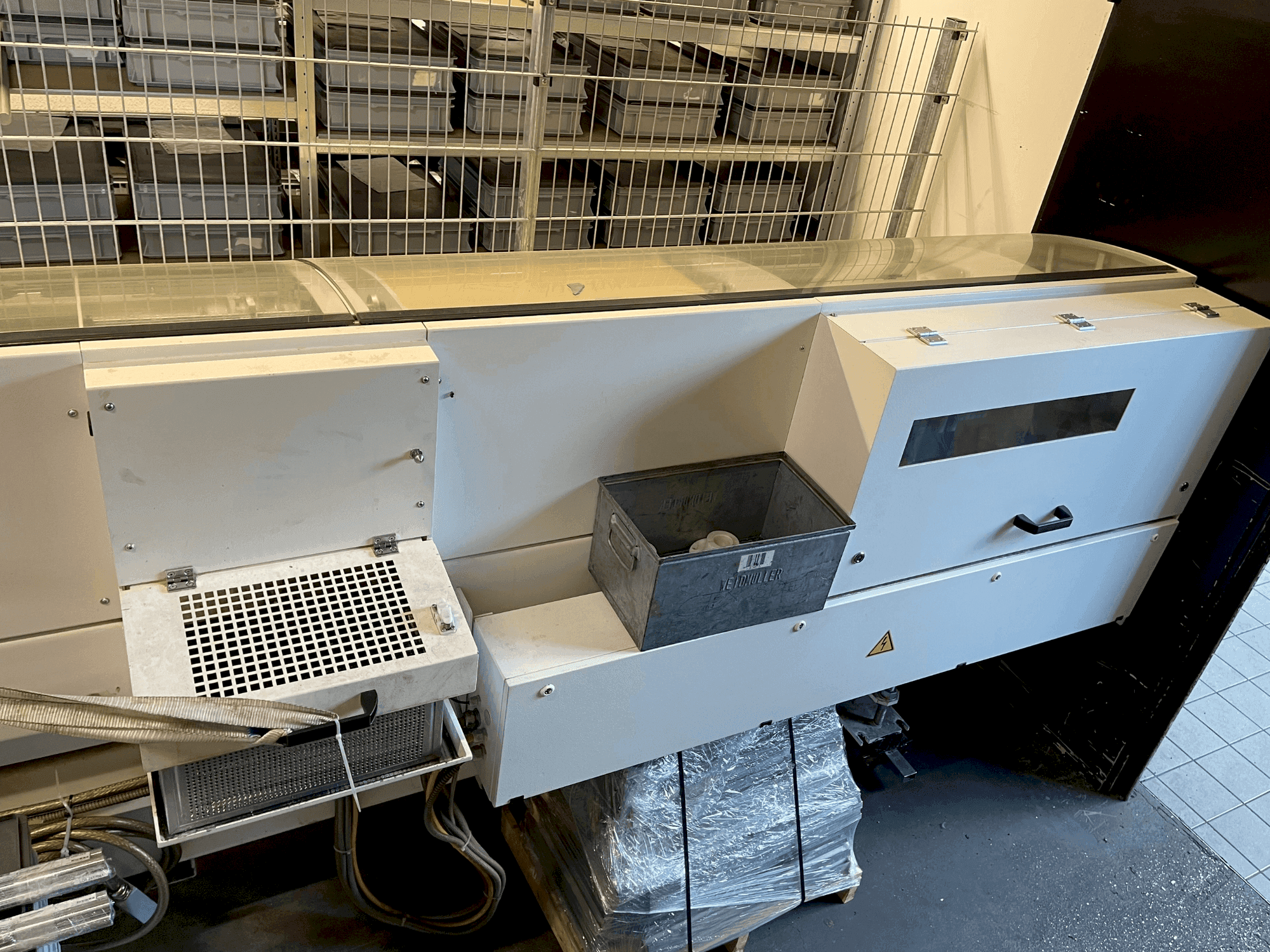 Čelní pohled na BREUNING PROFImat 80.8*270/8 stroj