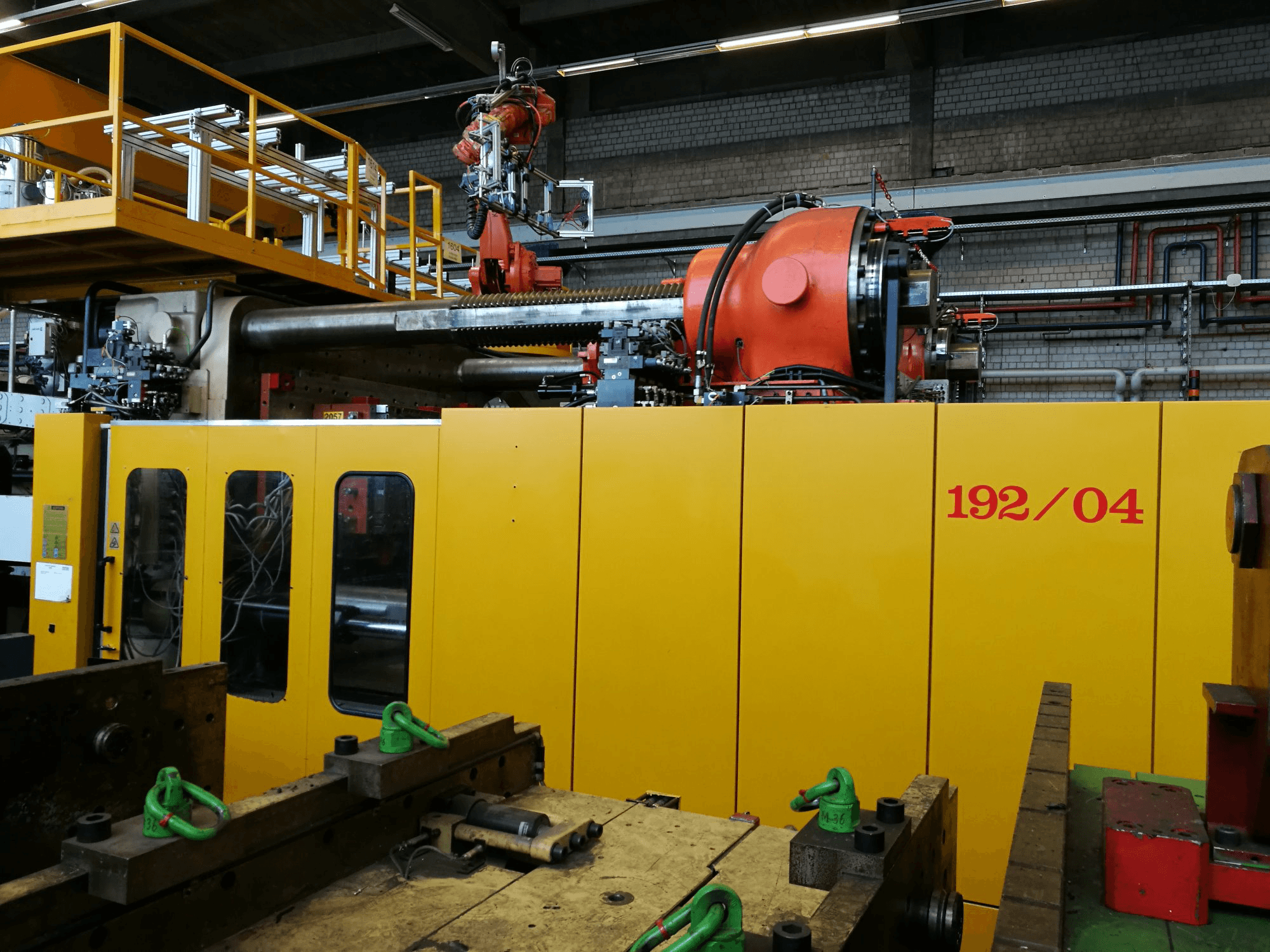 Čelní pohled na Husky EW 2000 RS 140/130 stroj