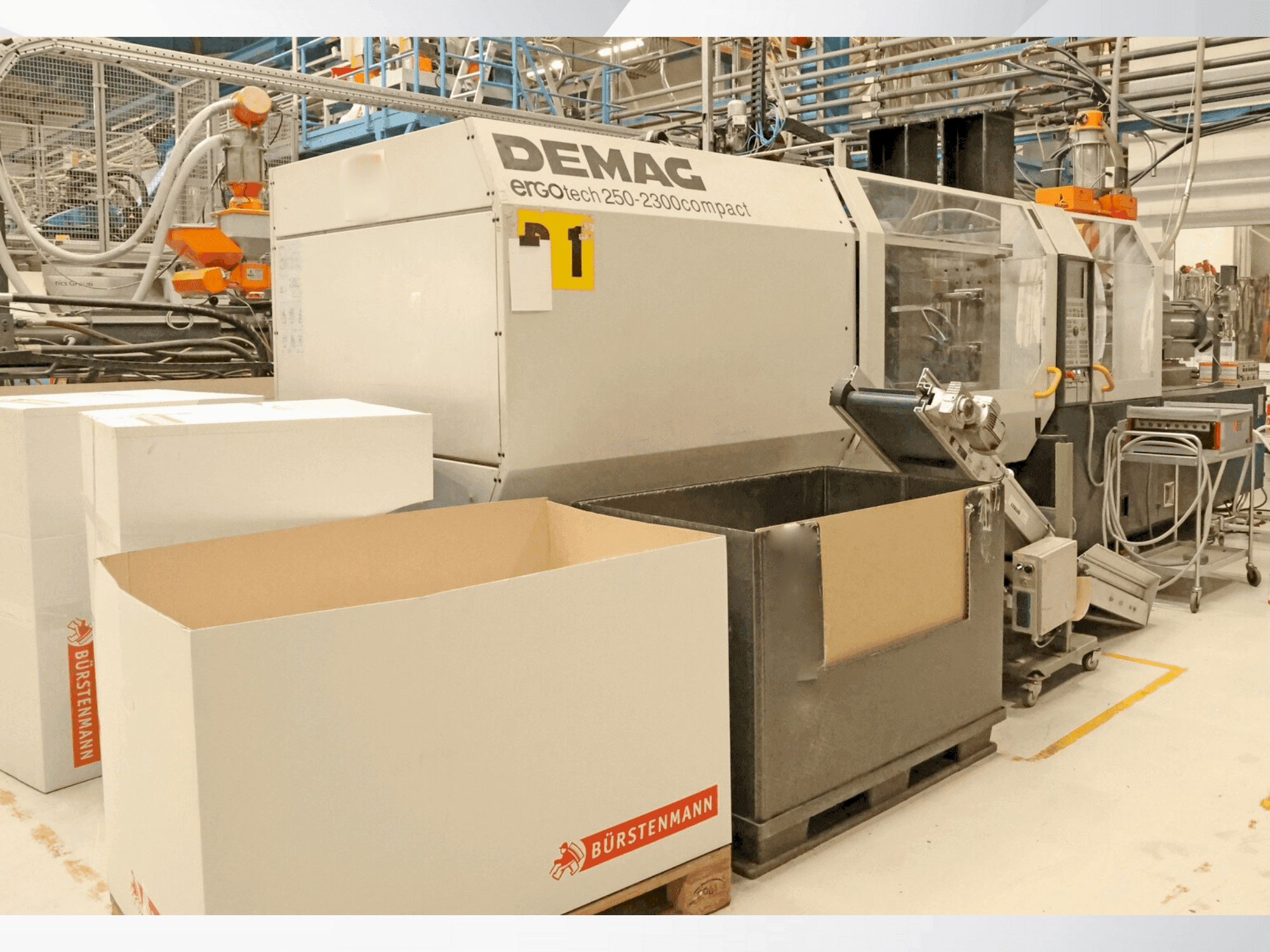 Čelní pohled na DEMAG Ergotech ET 250-2300 NC 4 compact stroj