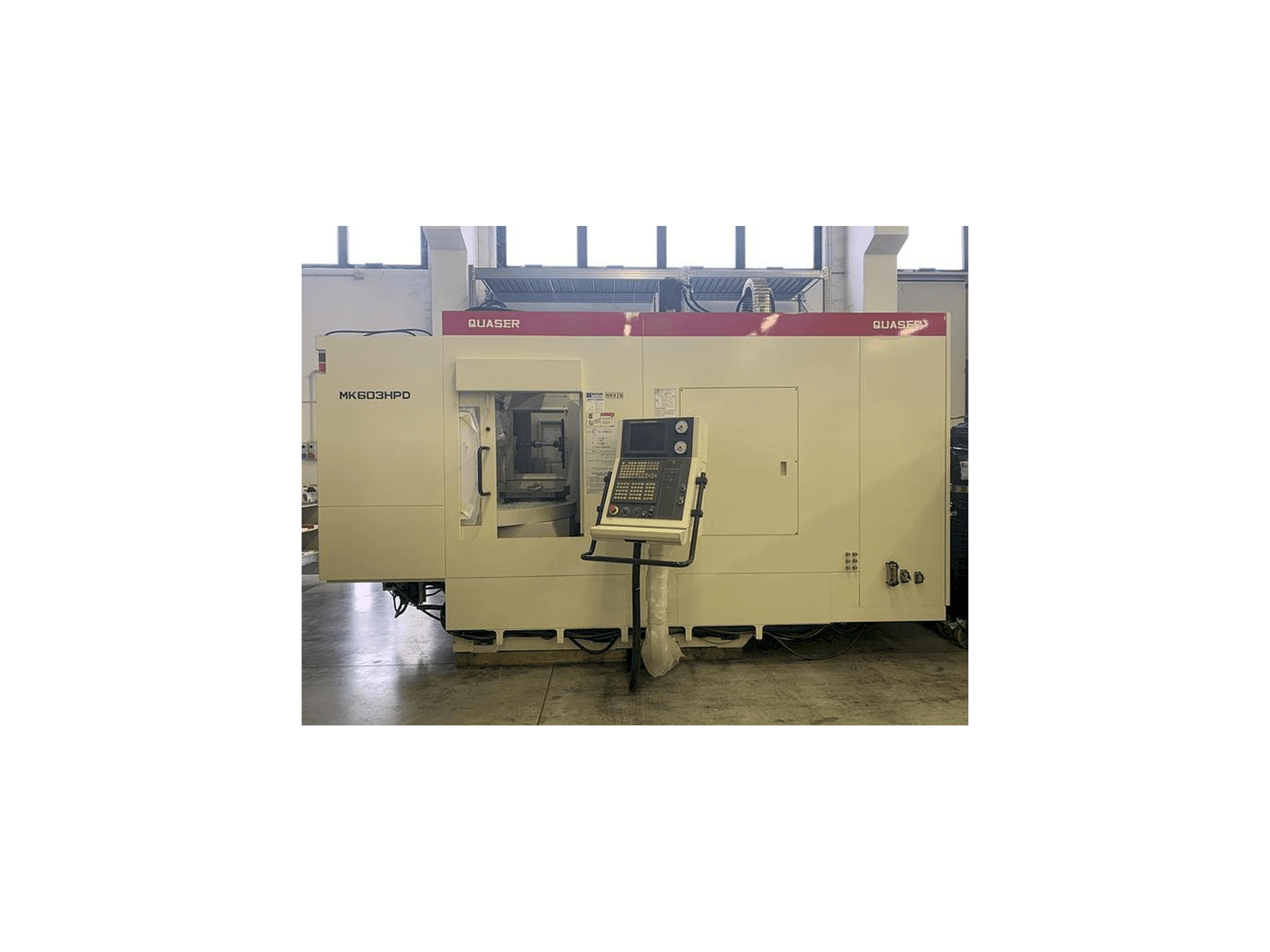 Čelní pohled na Quaser MK603HPD stroj
