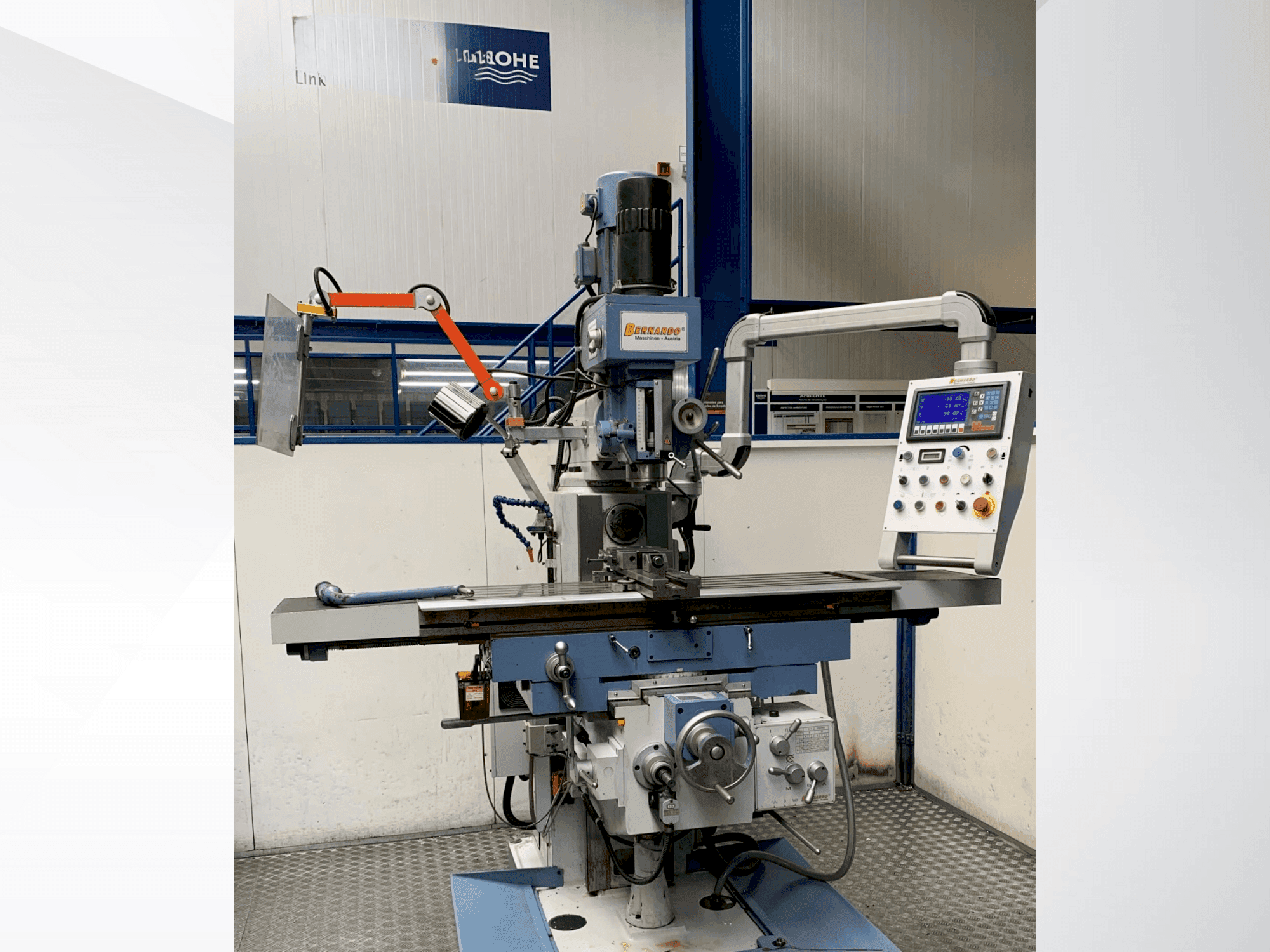 Čelní pohled na Bernardo UWF 95 N stroj