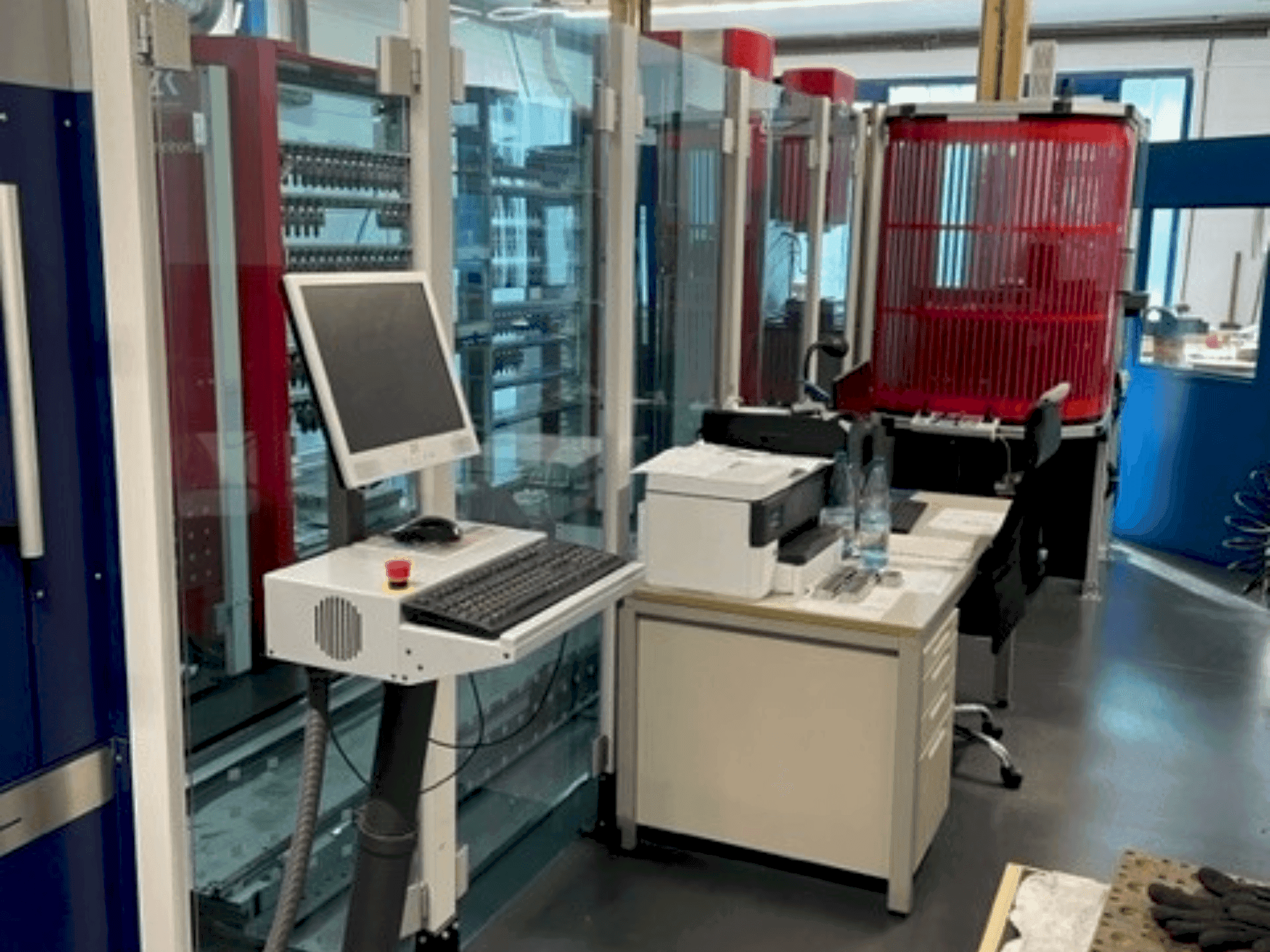 Čelní pohled na ZK GENIUS 700 stroj