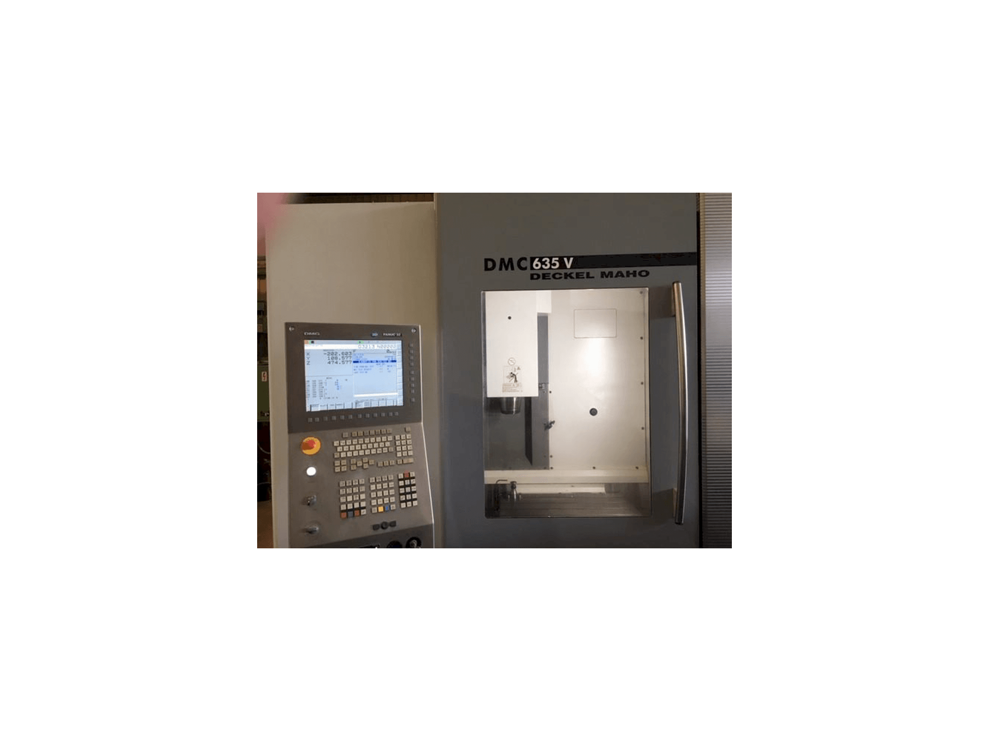 Čelní pohled na DECKEL MAHO DMC 635 V stroj