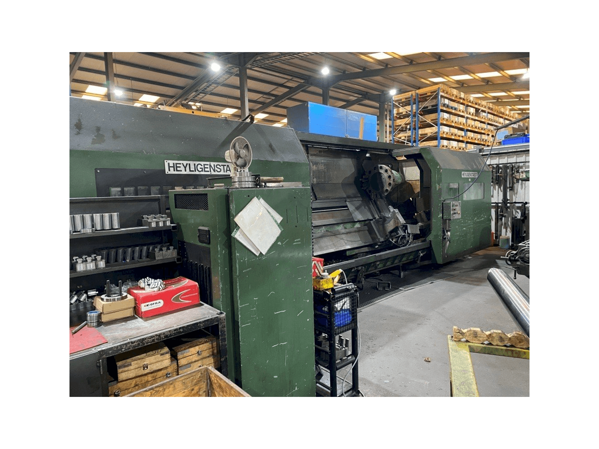 Čelní pohled na HEYLIGENSTAEDT Heynumat 21U stroj