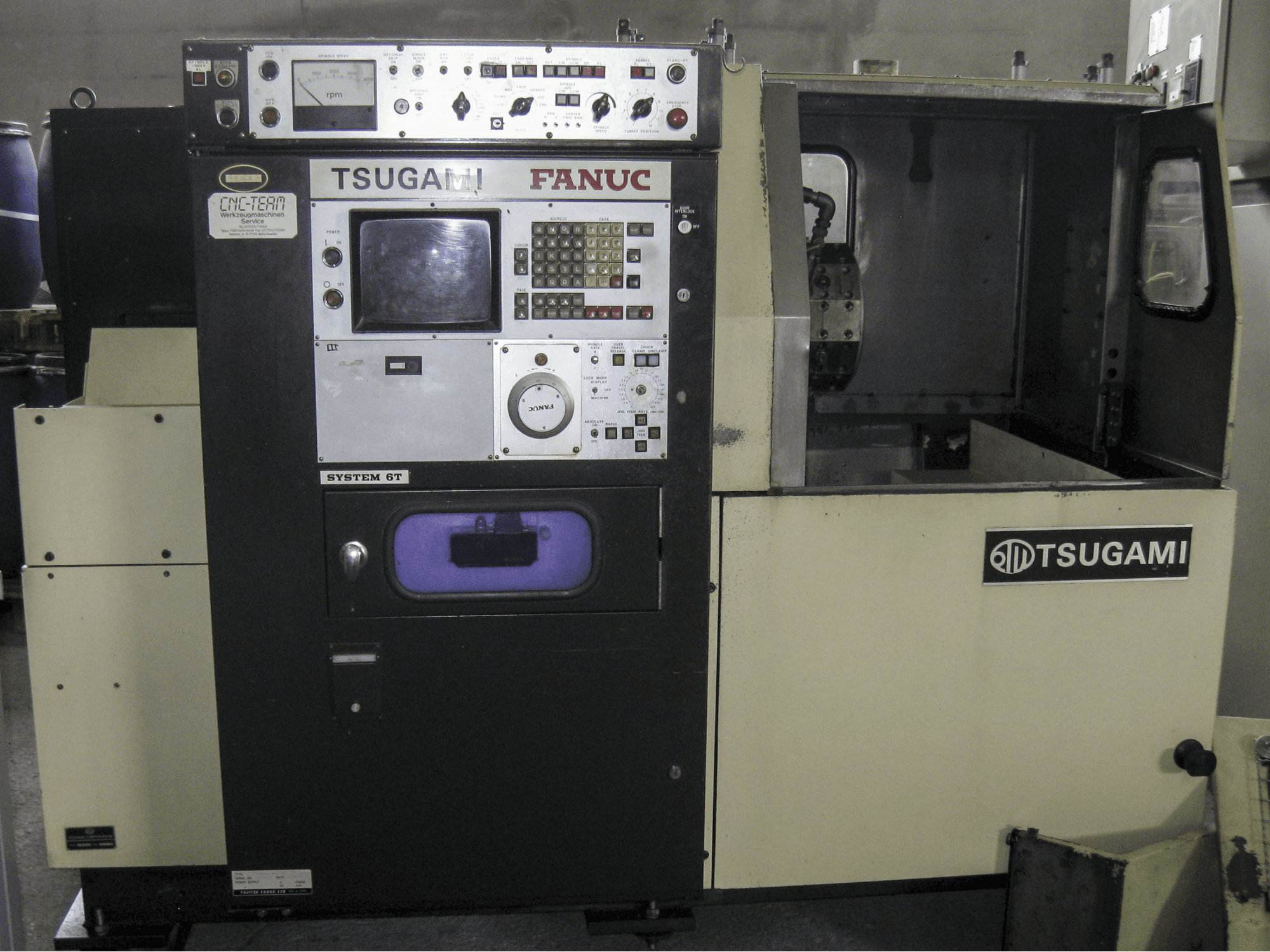 Čelní pohled na TSUGAMI T-NCM 45/160 stroj