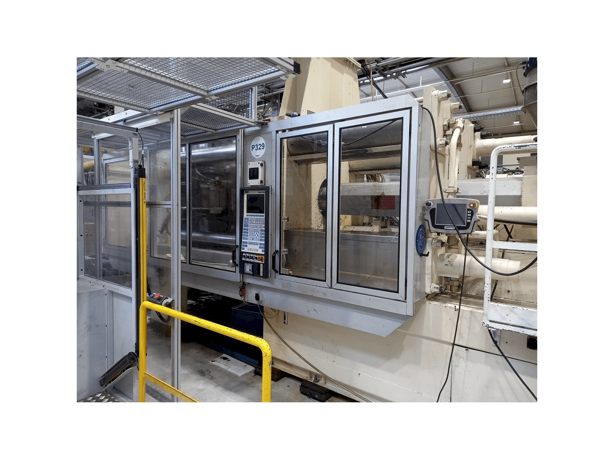 Čelní pohled na Krauss Maffei 500 H 3500 C1 stroj