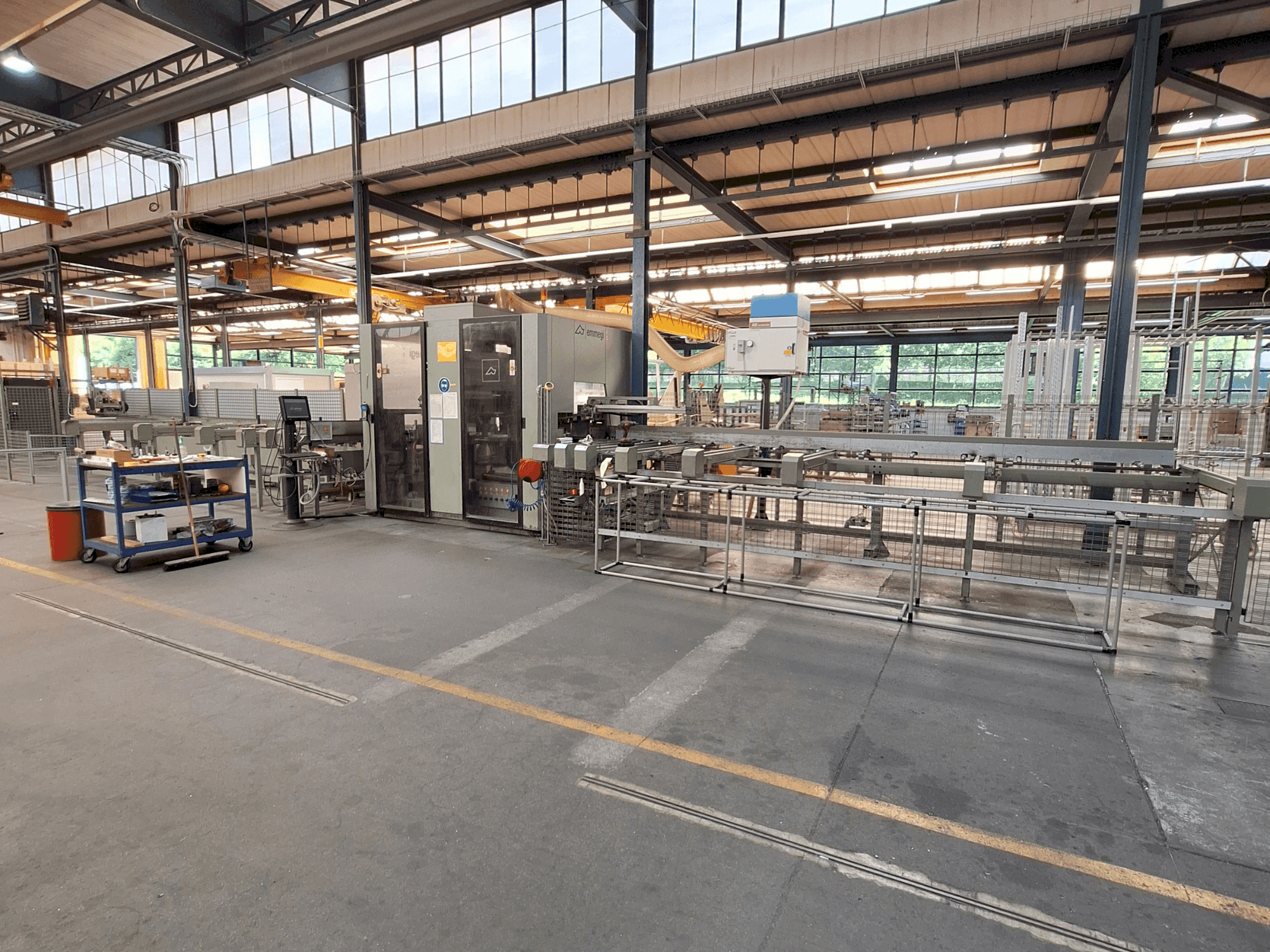 Čelní pohled na Emmegi Quadra L1 stroj