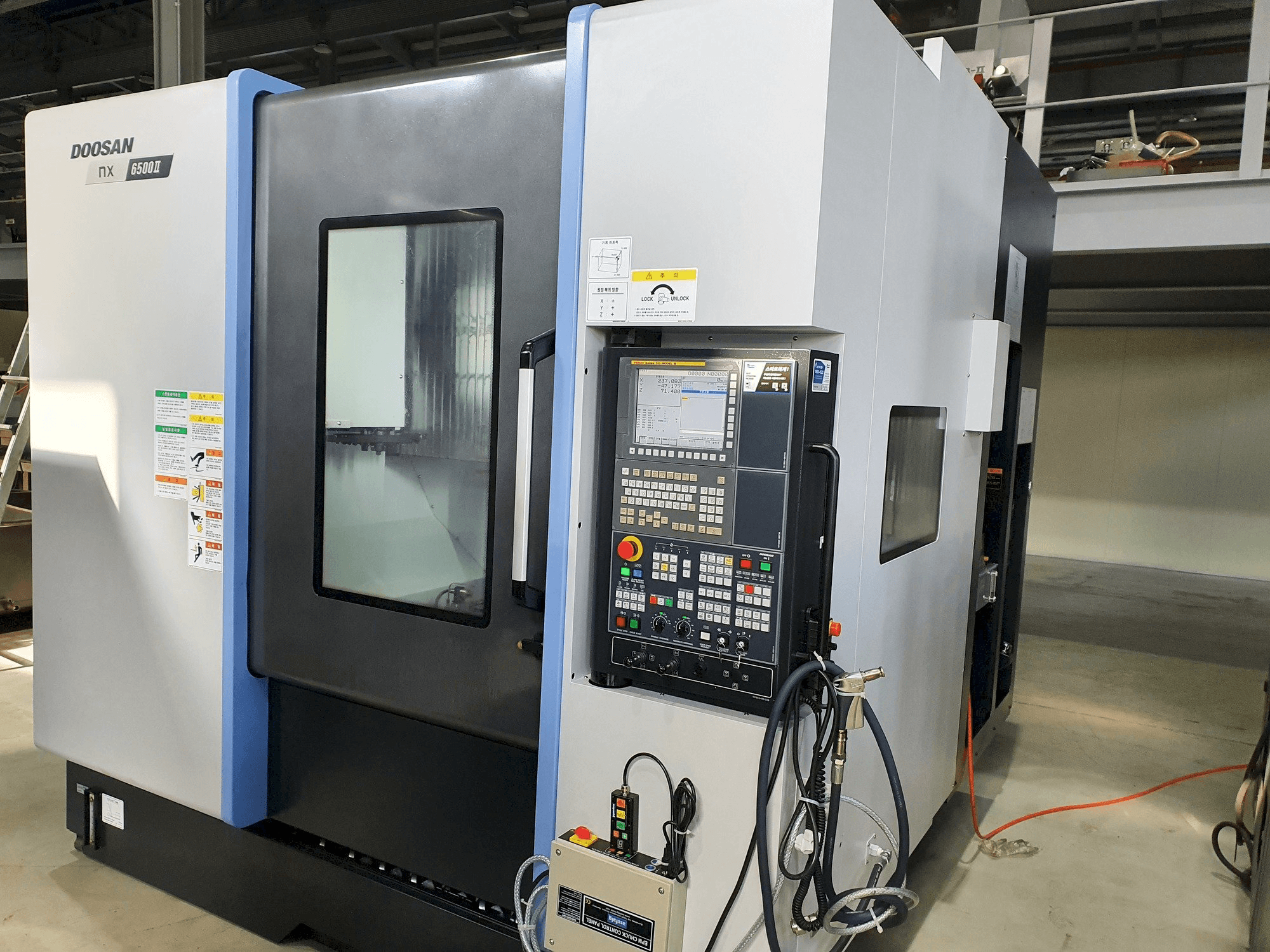 Čelní pohled na Doosan NX6500Ⅱ stroj