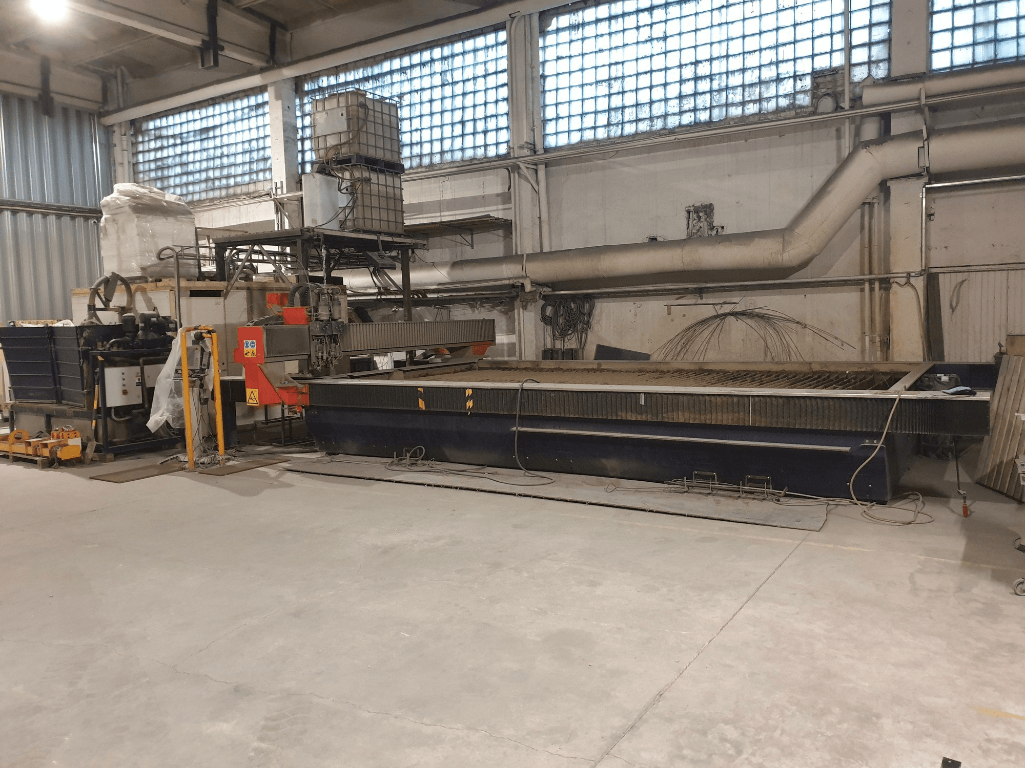 Čelní pohled na Bystronic Byjet Classic L 6030 stroj