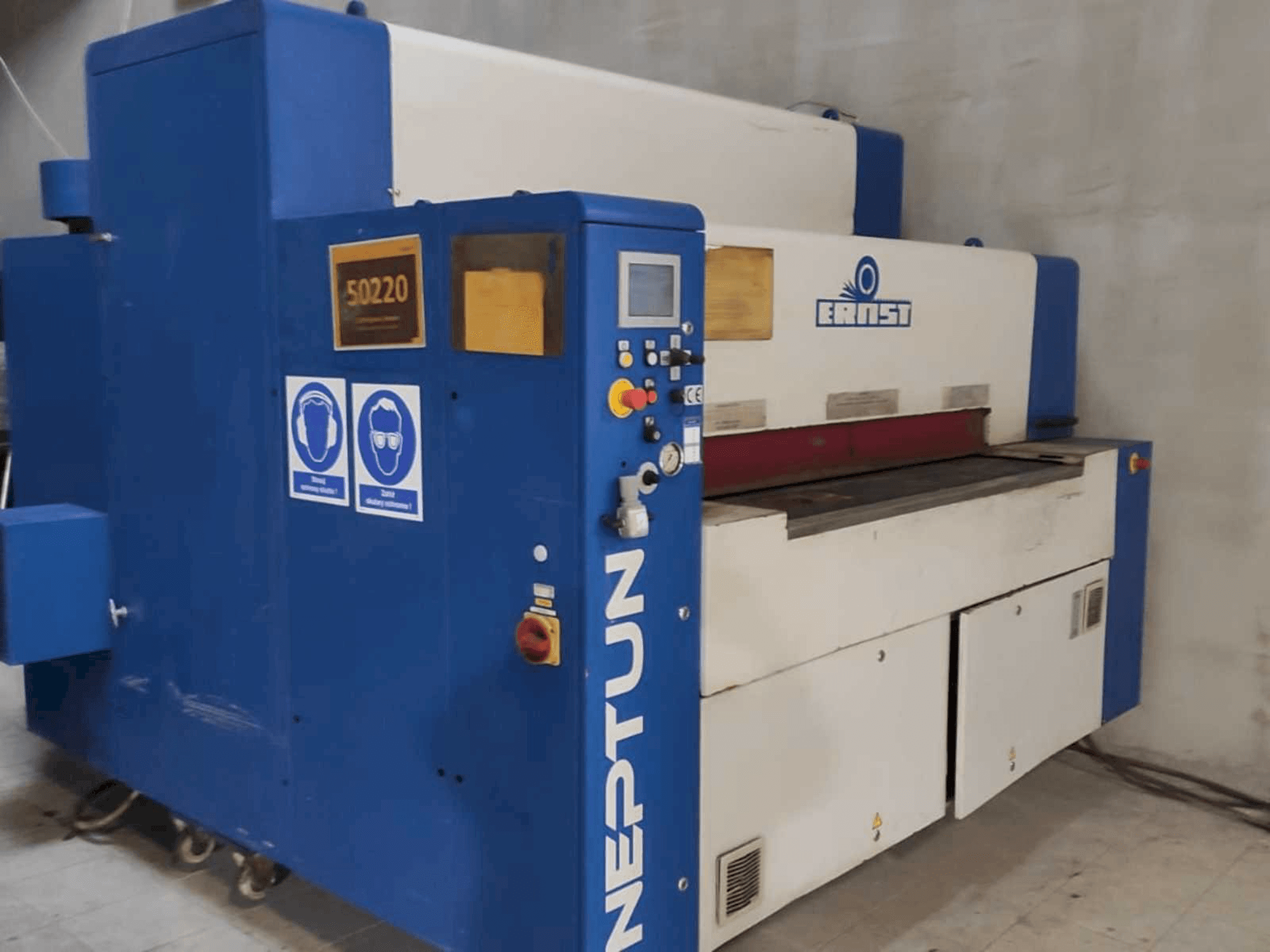 Čelní pohled na ERNST NEPTUN ES 1500 stroj
