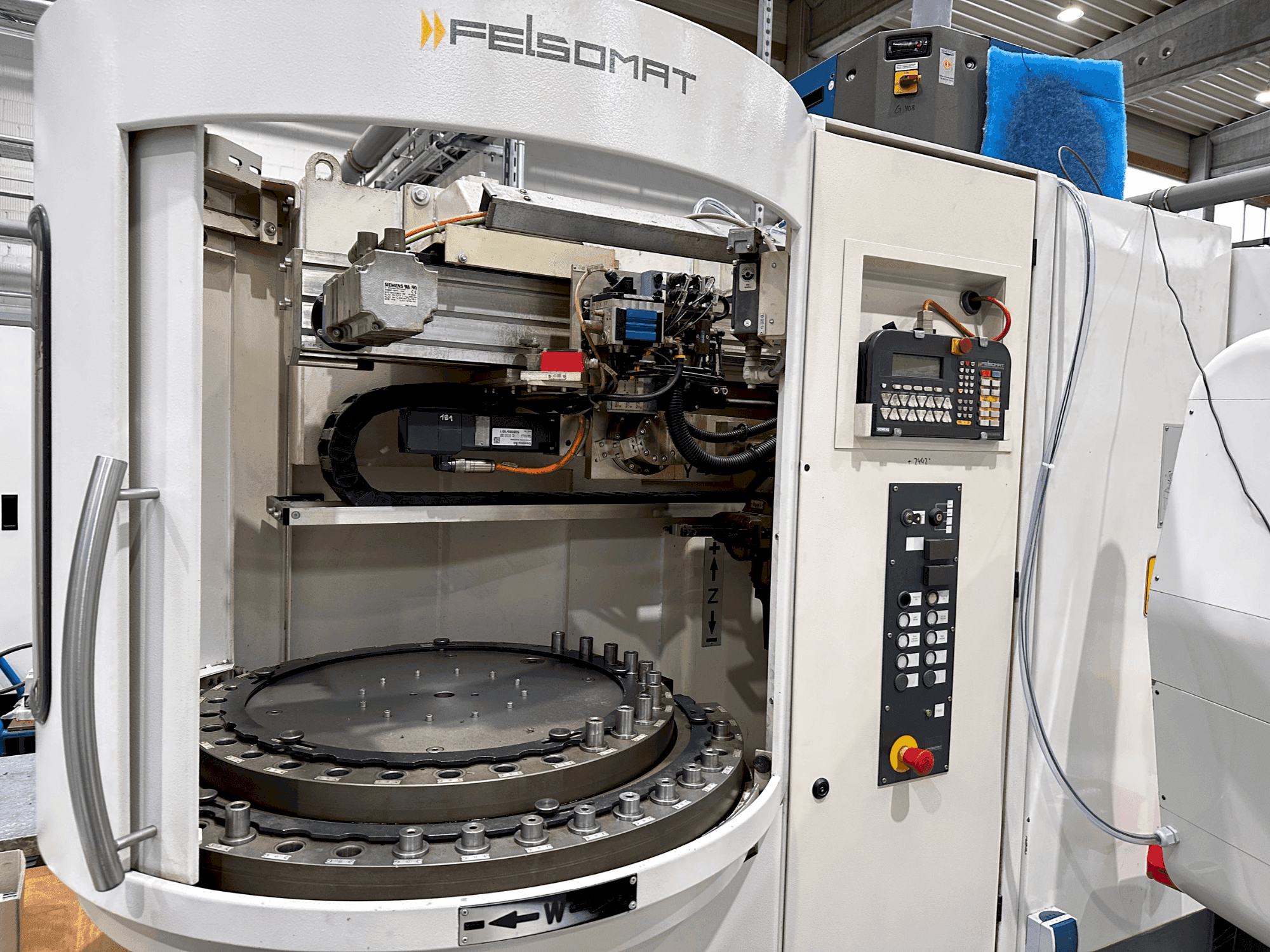 Čelní pohled na SAACKE UWIID stroj