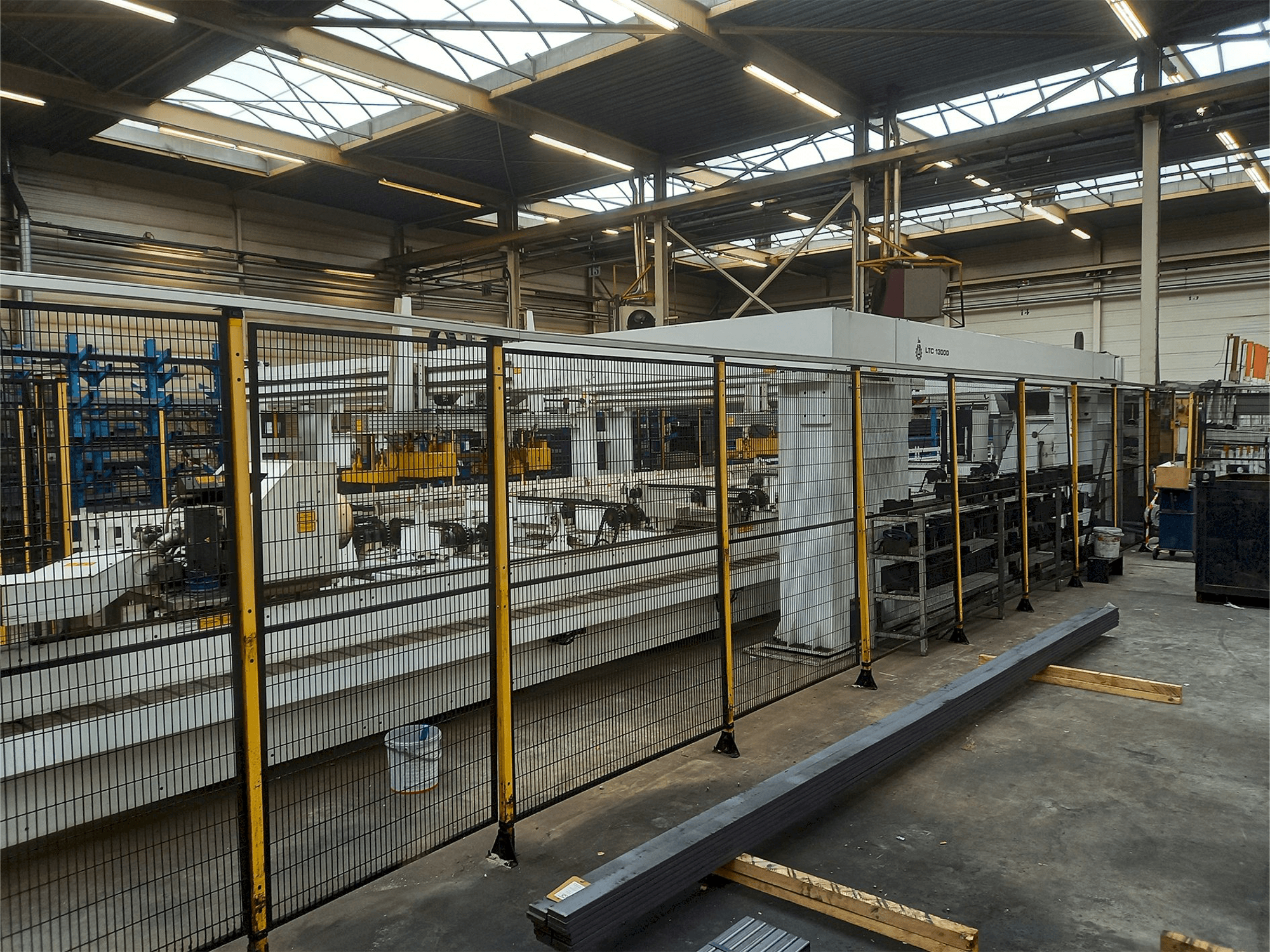 Čelní pohled na Balliu LTC 13000 stroj