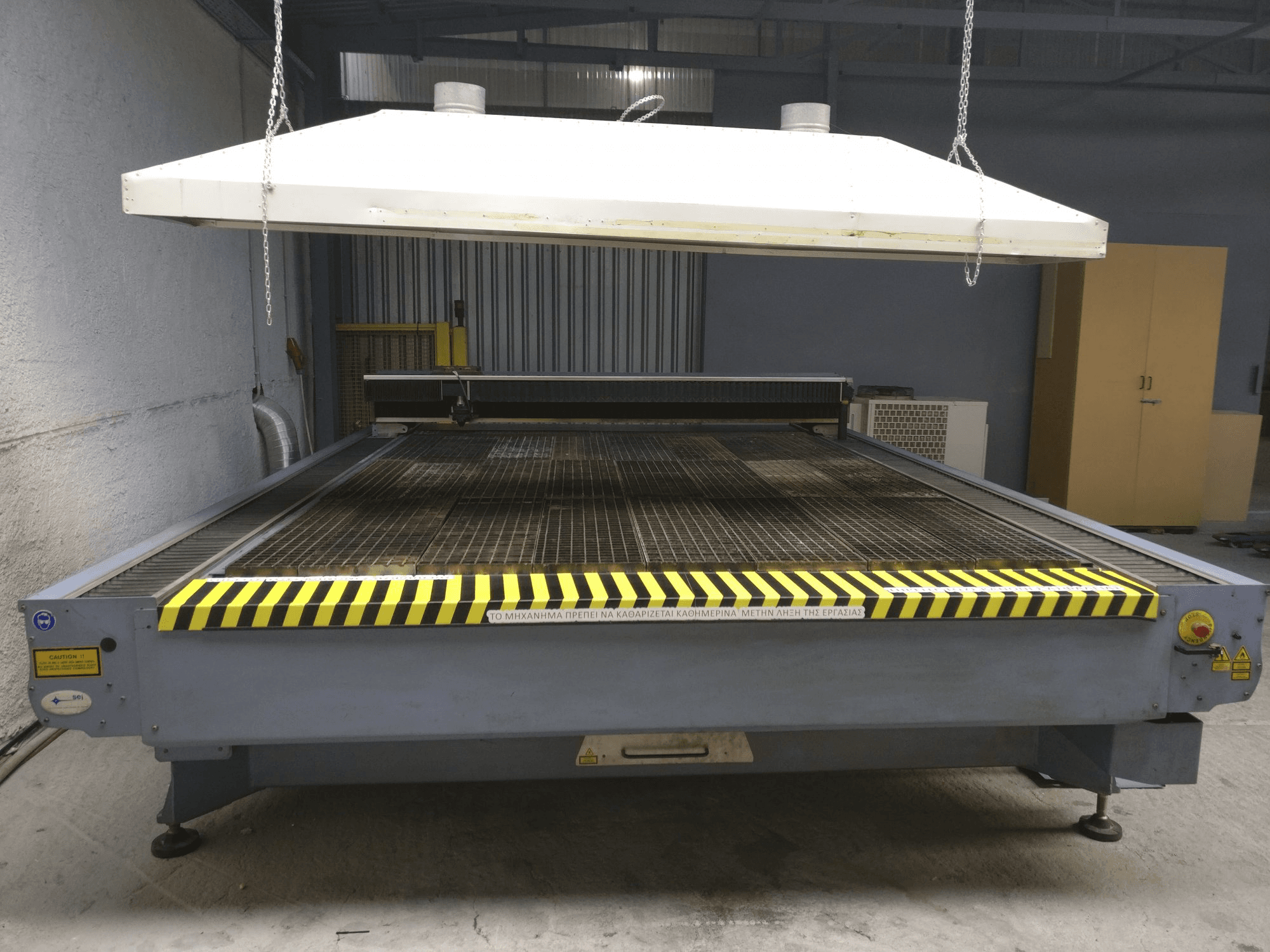 Čelní pohled na SEI Laser MERCURY 603 stroj