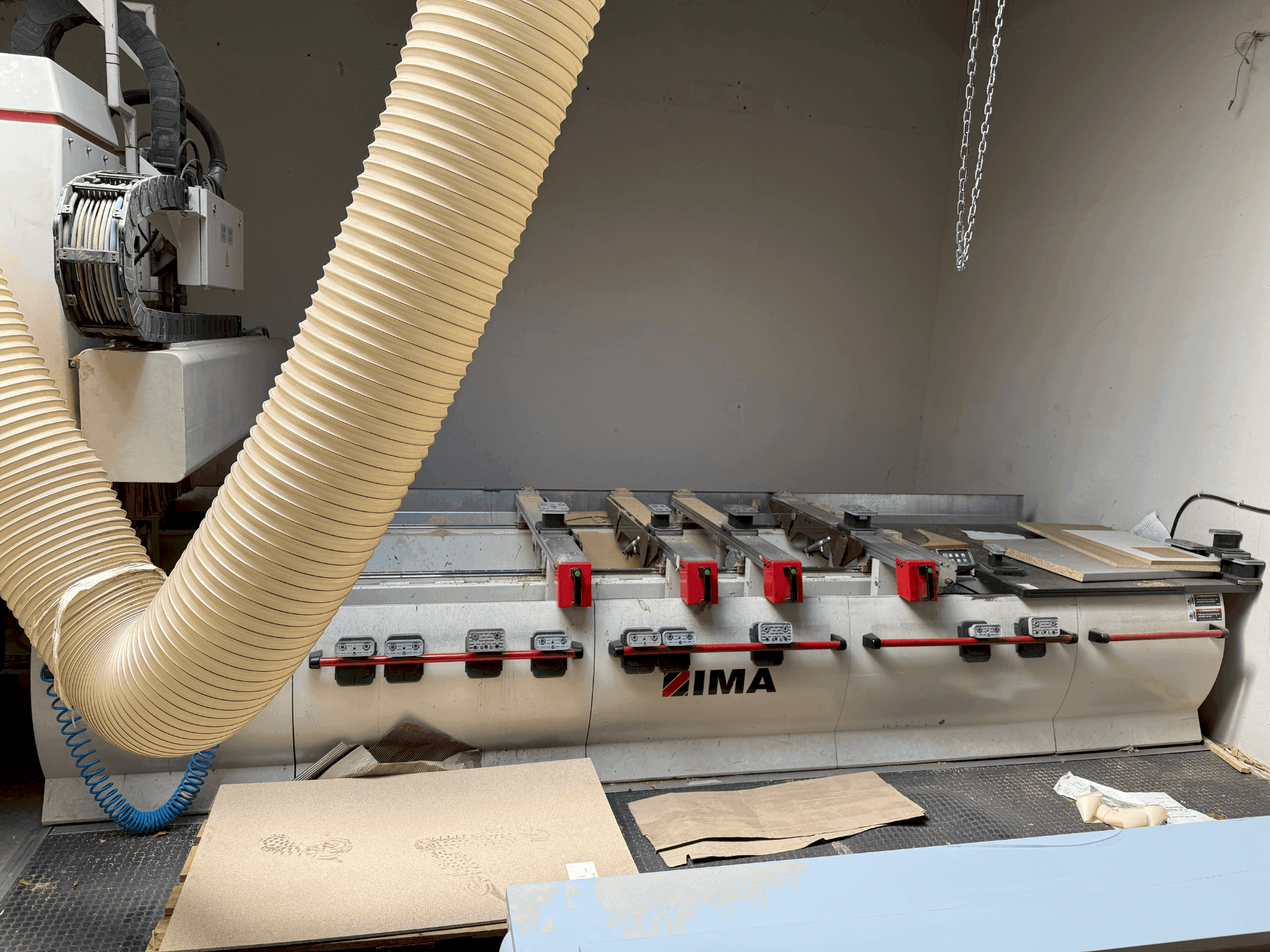 Čelní pohled na IMA BIMA 210 120/300 stroj