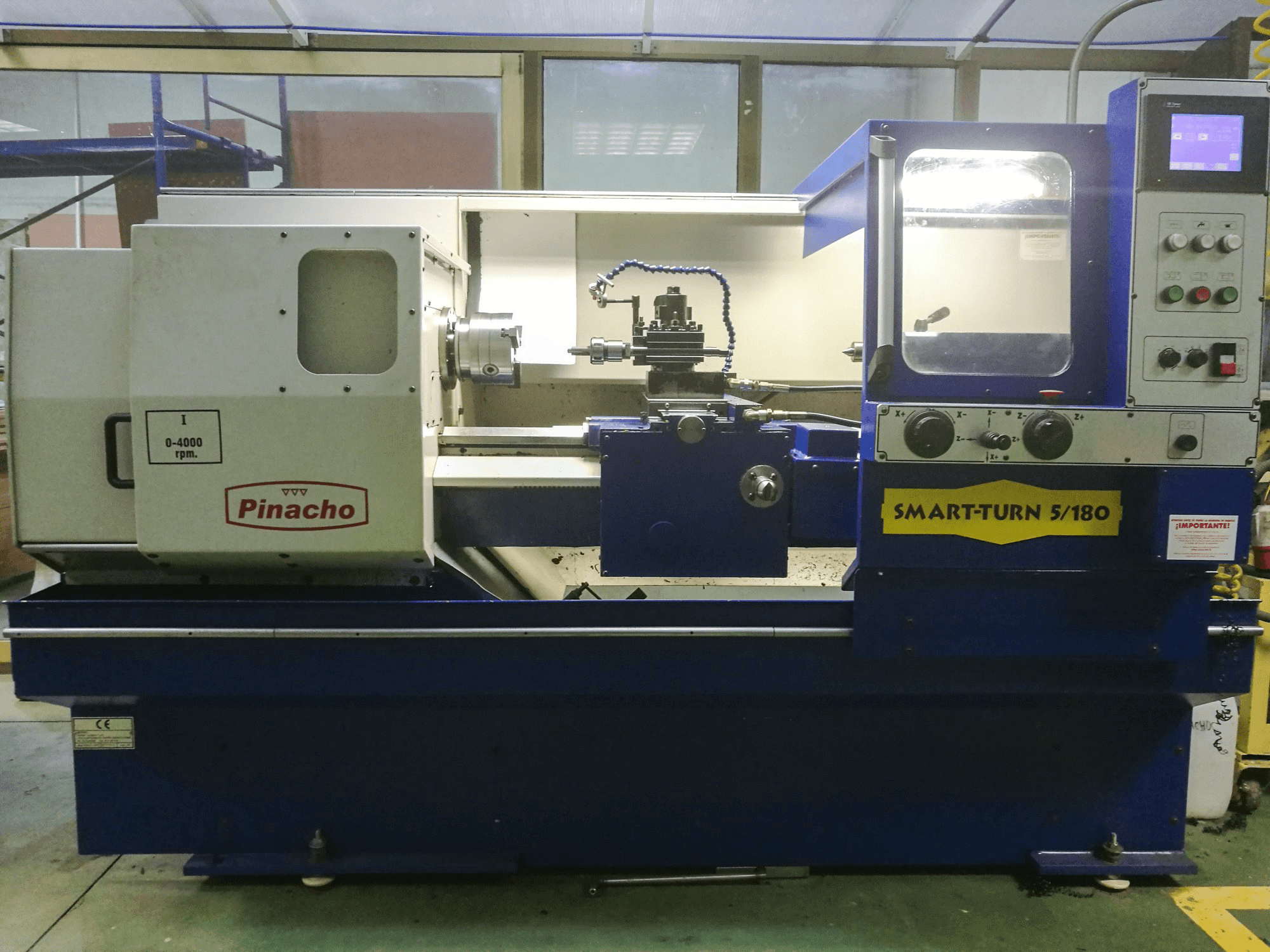 Čelní pohled na Pinacho Smart-Turn 5/180 stroj