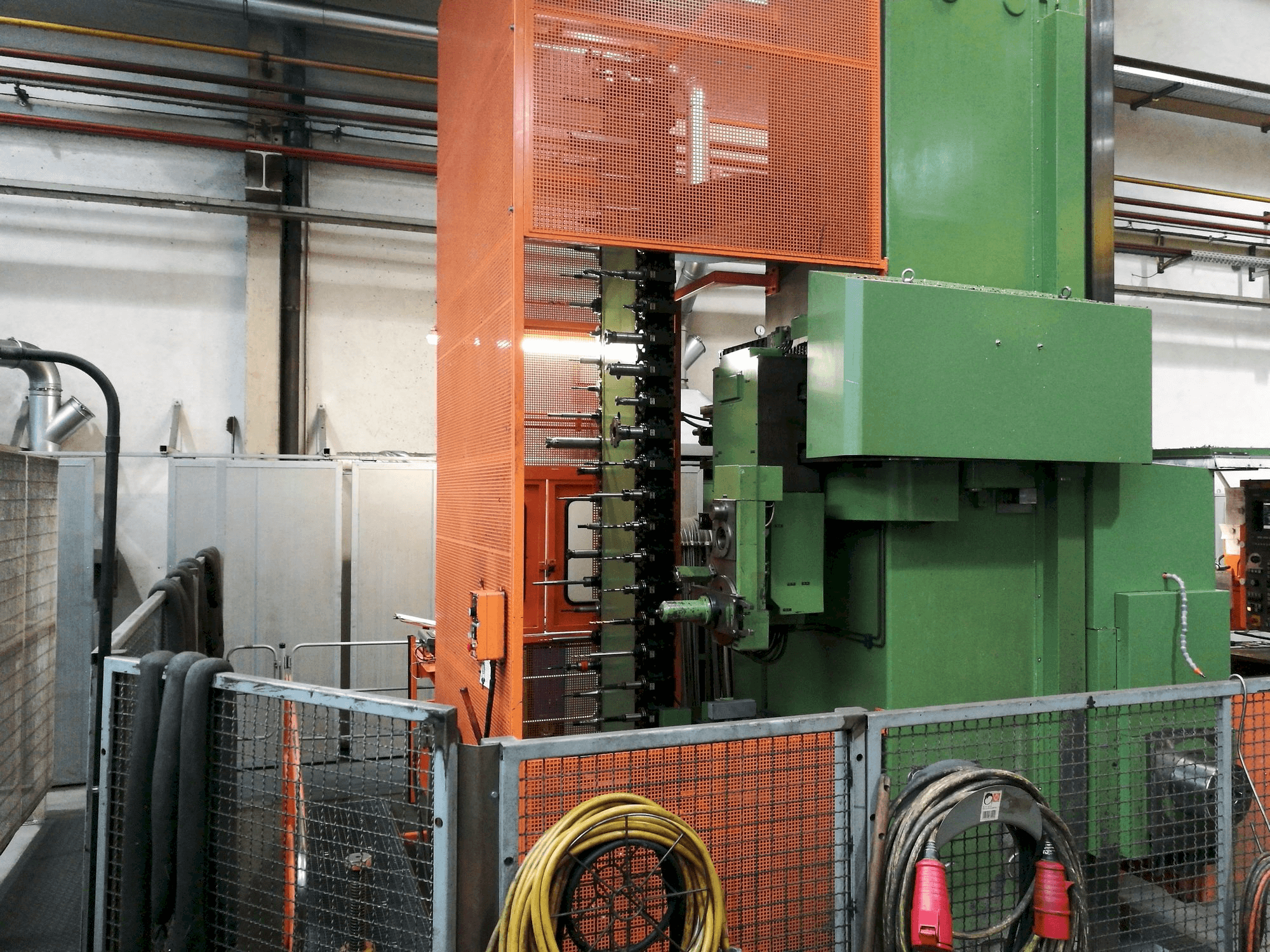 Čelní pohled na WOTAN Rapid 3K stroj