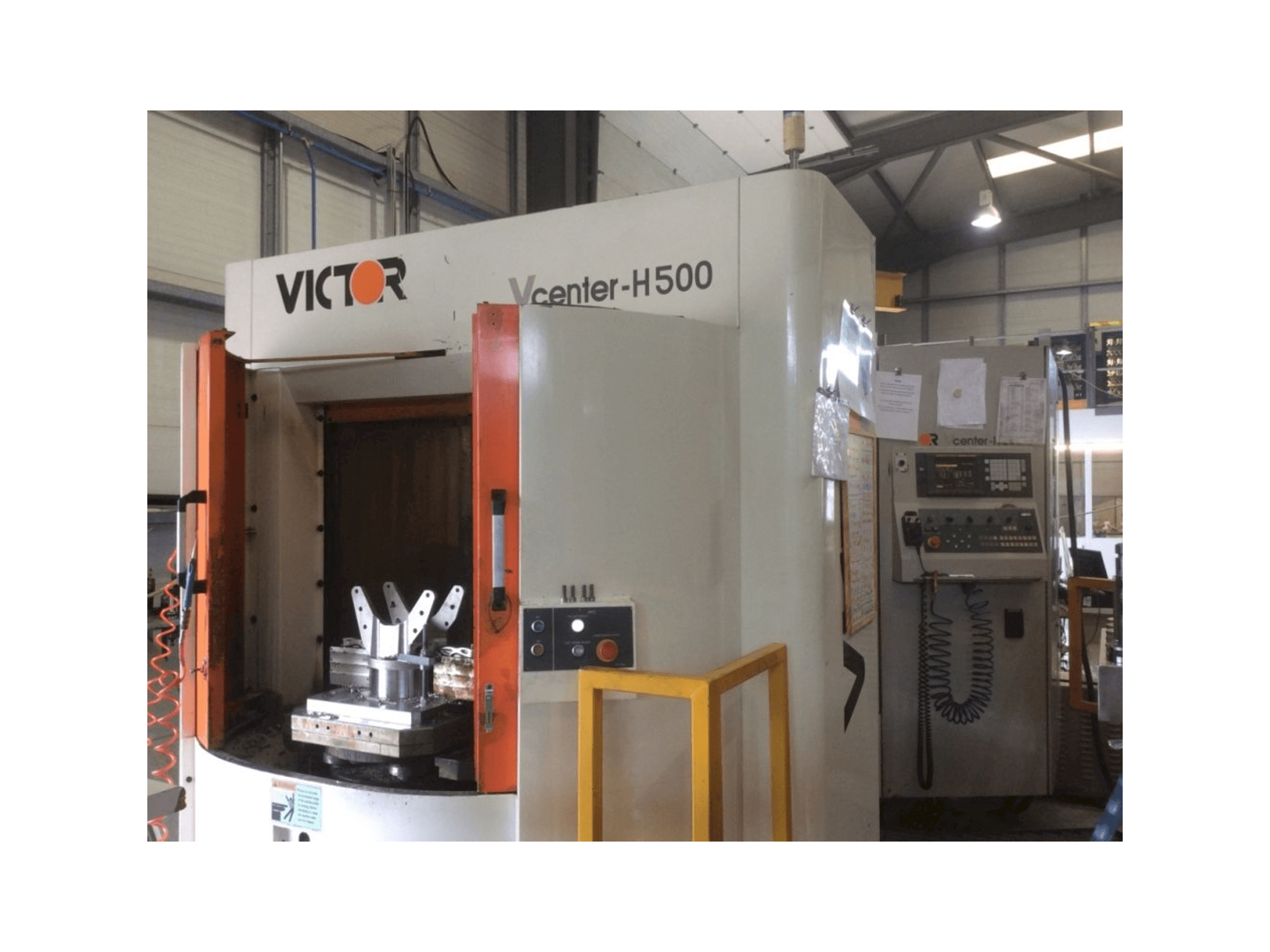Čelní pohled na Victor H 500 stroj