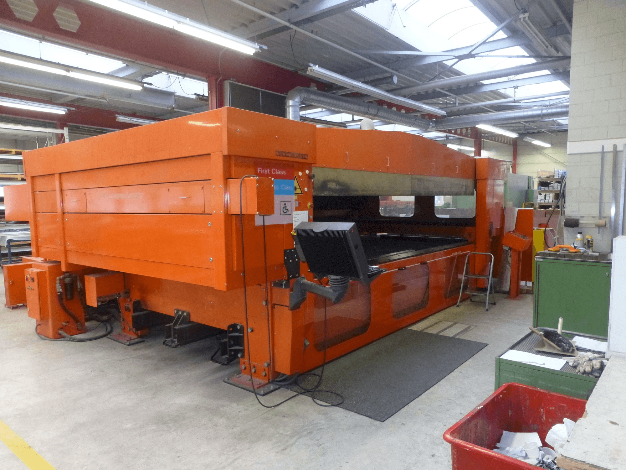 Čelní pohled na Bystronic BYSTAR 4020 stroj