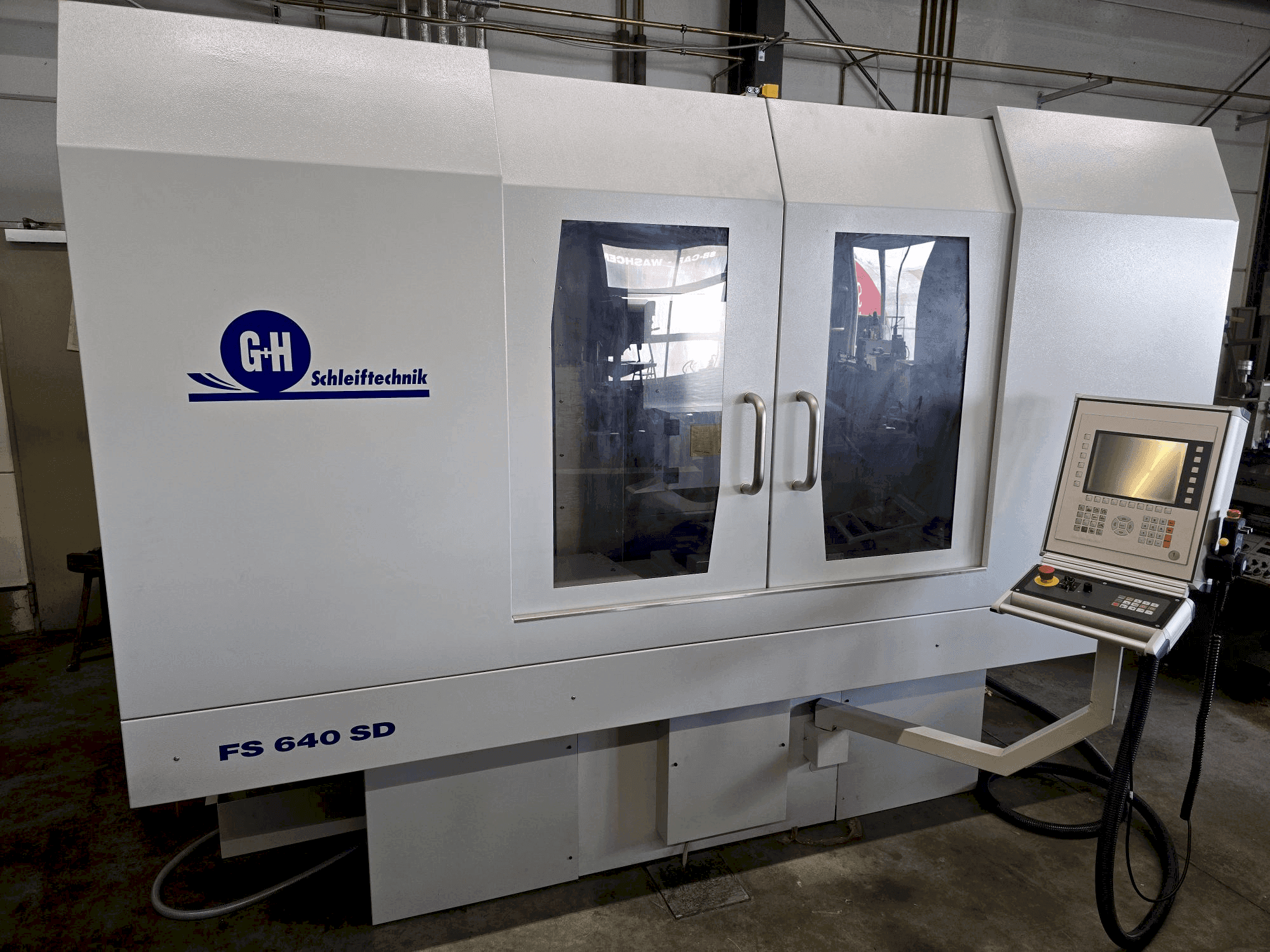 Čelní pohled na GEIBEL & HOTZ FS 640 SD stroj