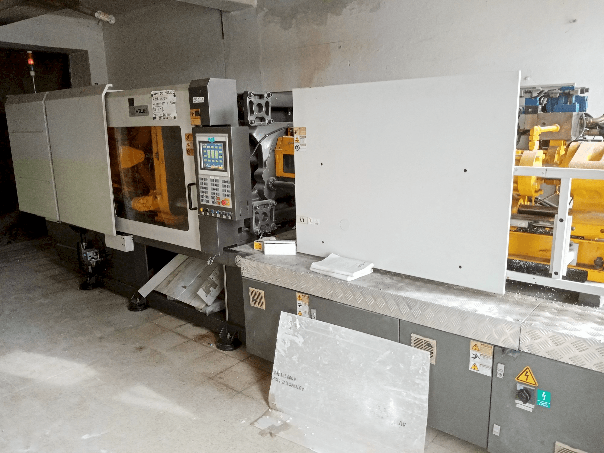 Čelní pohled na Welltec 320F2 stroj