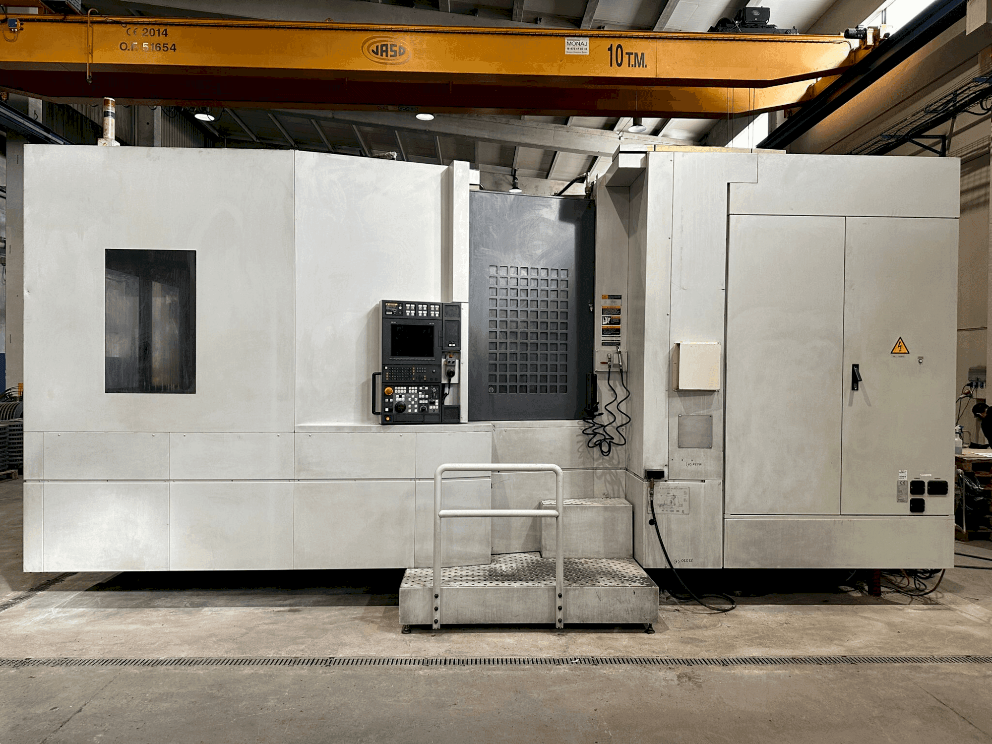 Čelní pohled na MORI SEIKI NH8000DCG stroj
